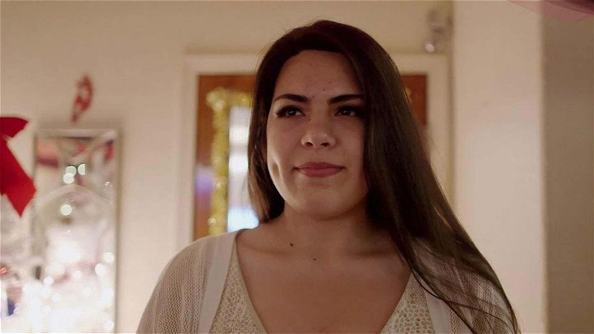 شابة تعرض عذريتها للبيع في المزاد العلني لترميم منزلها