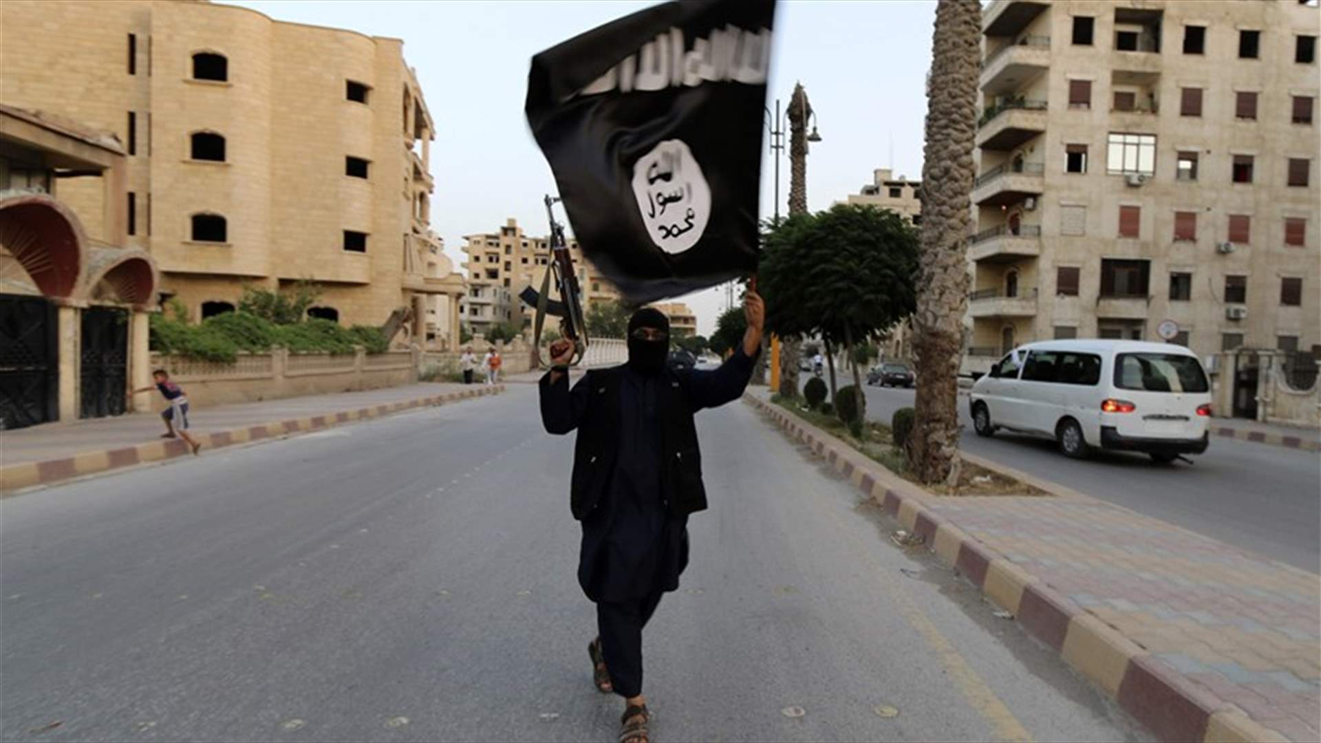 Islamic State takes control of half Iraqi town near Jordan-Syria border - sources