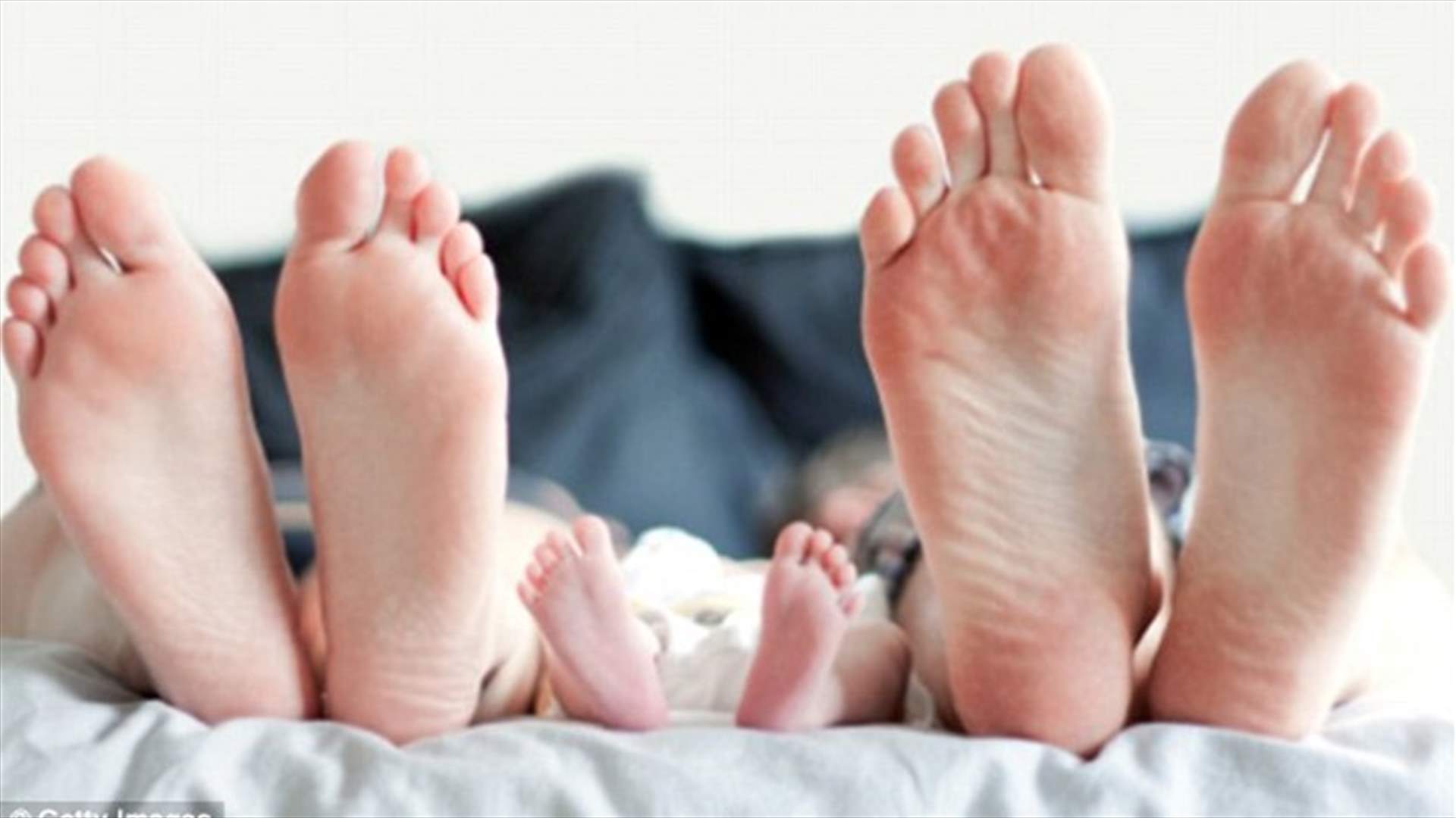 لماذا يجب أن ينام الرضّع في الغرفة نفسها مع الأهل؟