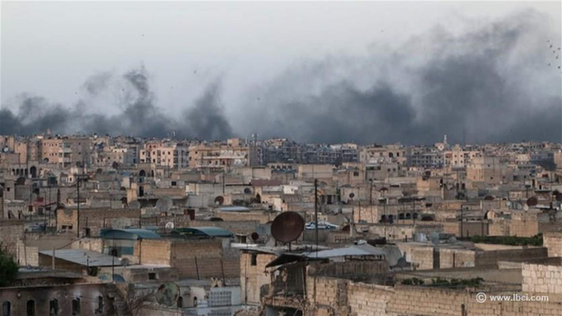 مقتل 35 مدنيا في غارات على مدرسة ومحيطها في ادلب 
