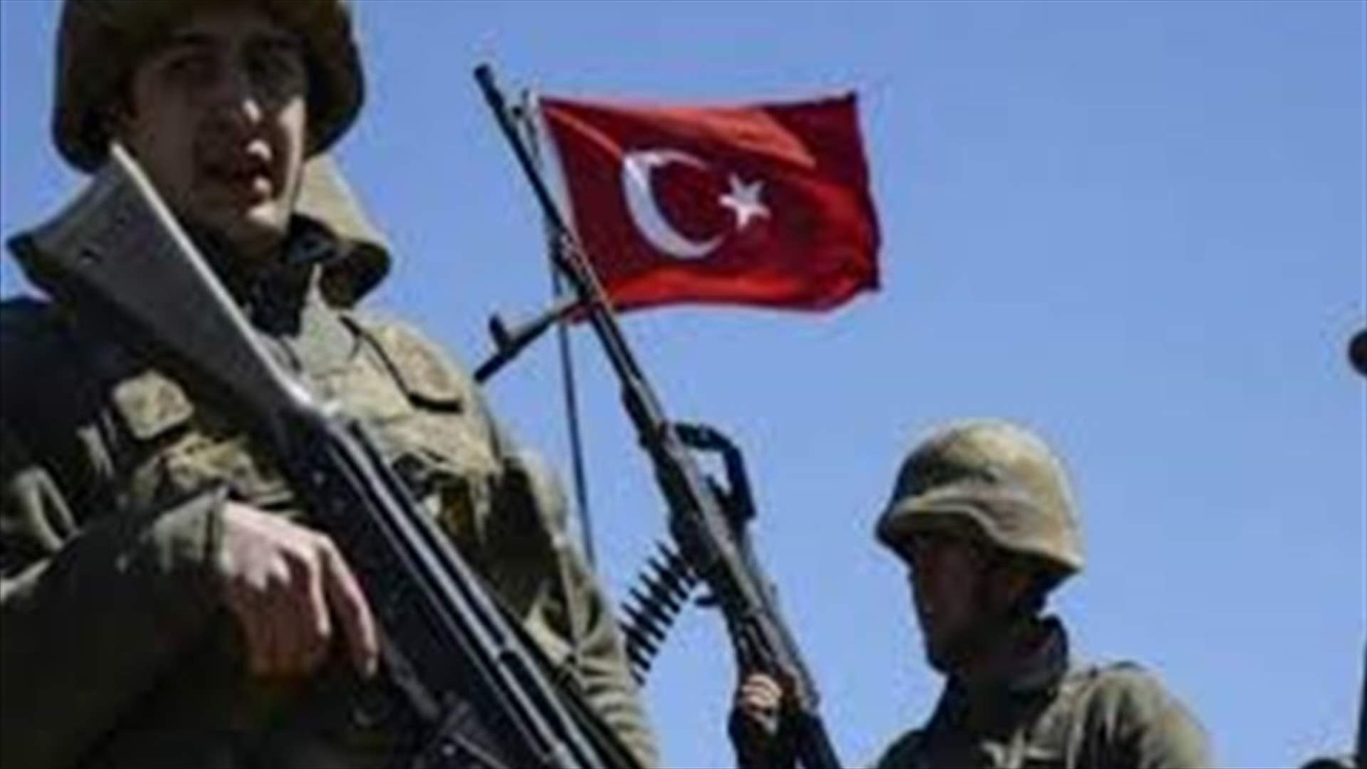تركيا تأمر باعتقال عشرات الطيارين