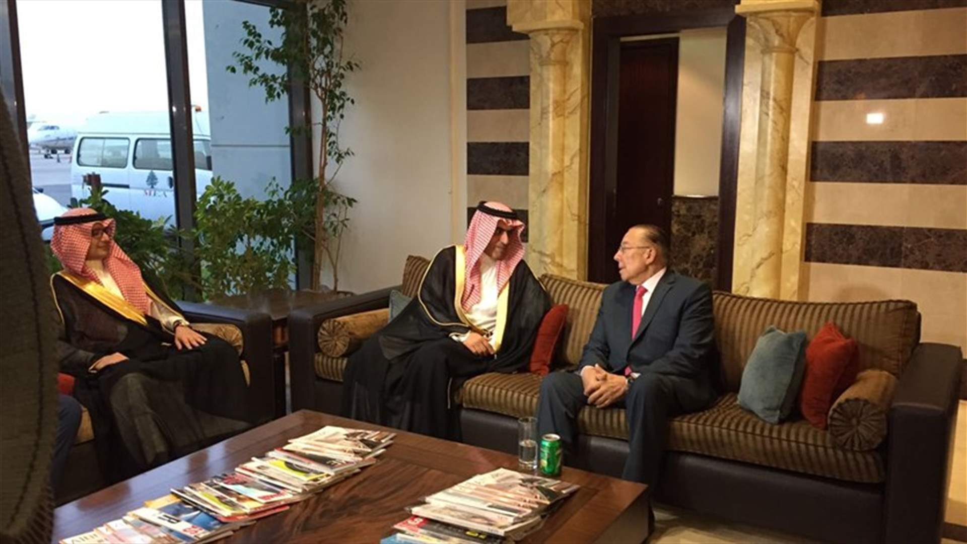 بالصور... وزير الدولة السعودي ثامر السبهان في بيروت