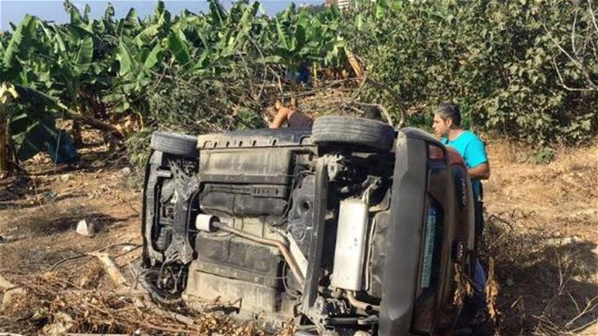 Woman injured as car overturns in Tyre 