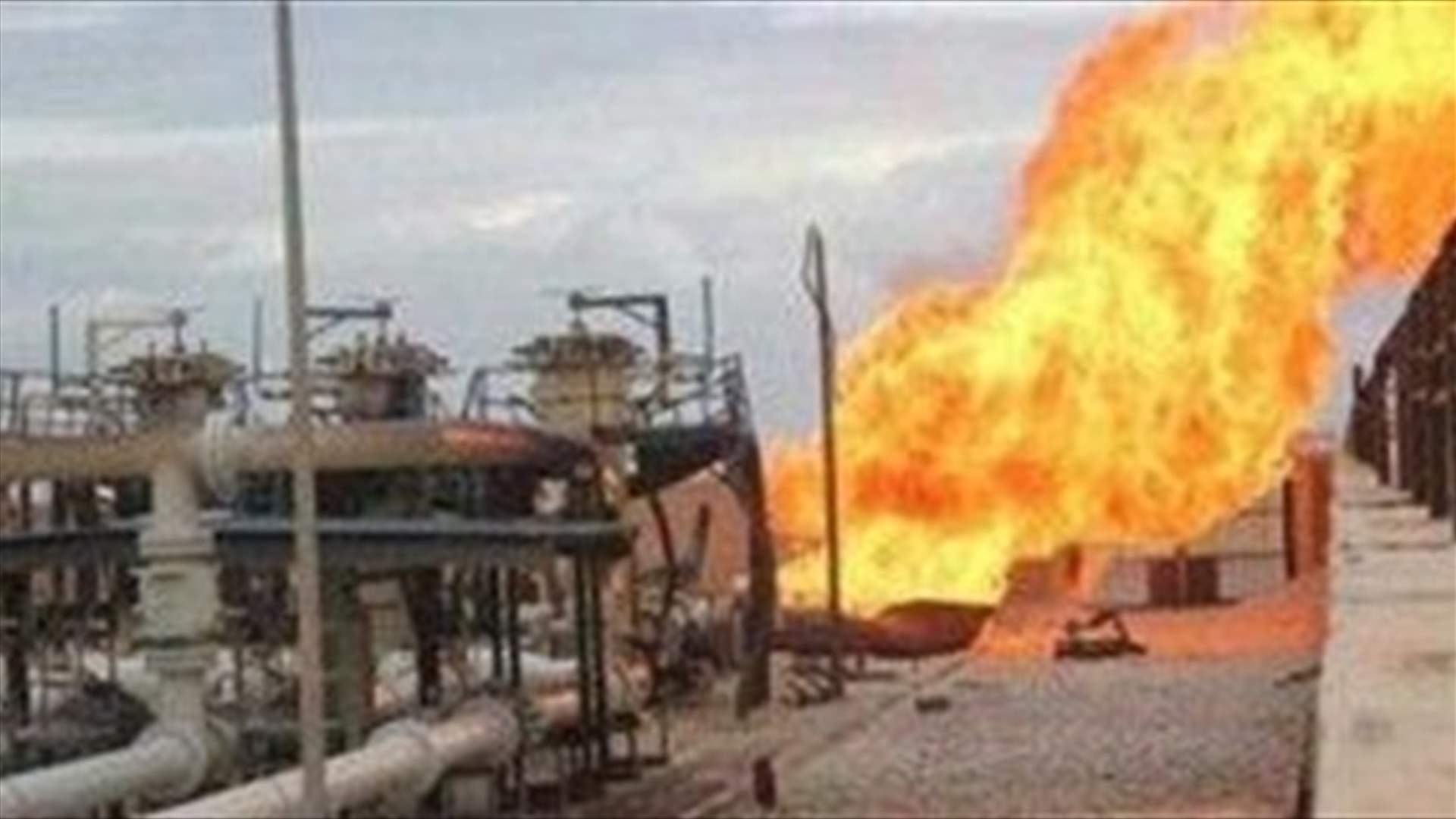 مجموعة متمردة تتبنى هجوما على خط أنابيب غاز في جنوب نيجيريا