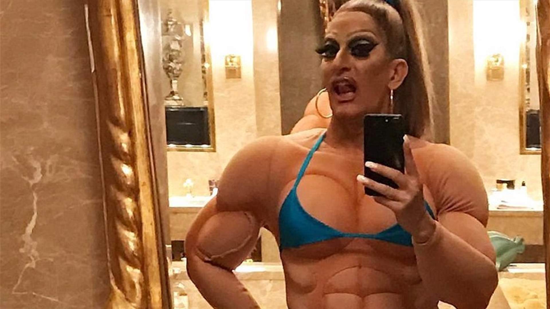 بالصور: مُصمّم أزياء يتحوّل إلى امرأة في هالوين وكايلي جنير مثيرة بلباسٍ فاضح!