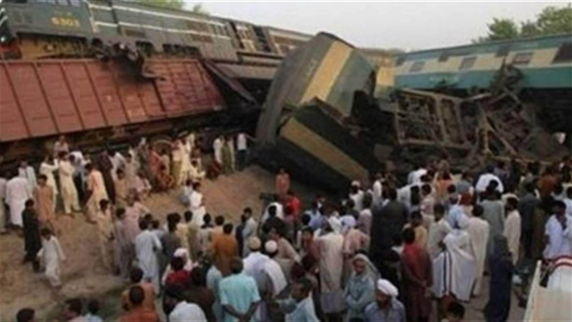 Pakistan express train collision kills at least 20