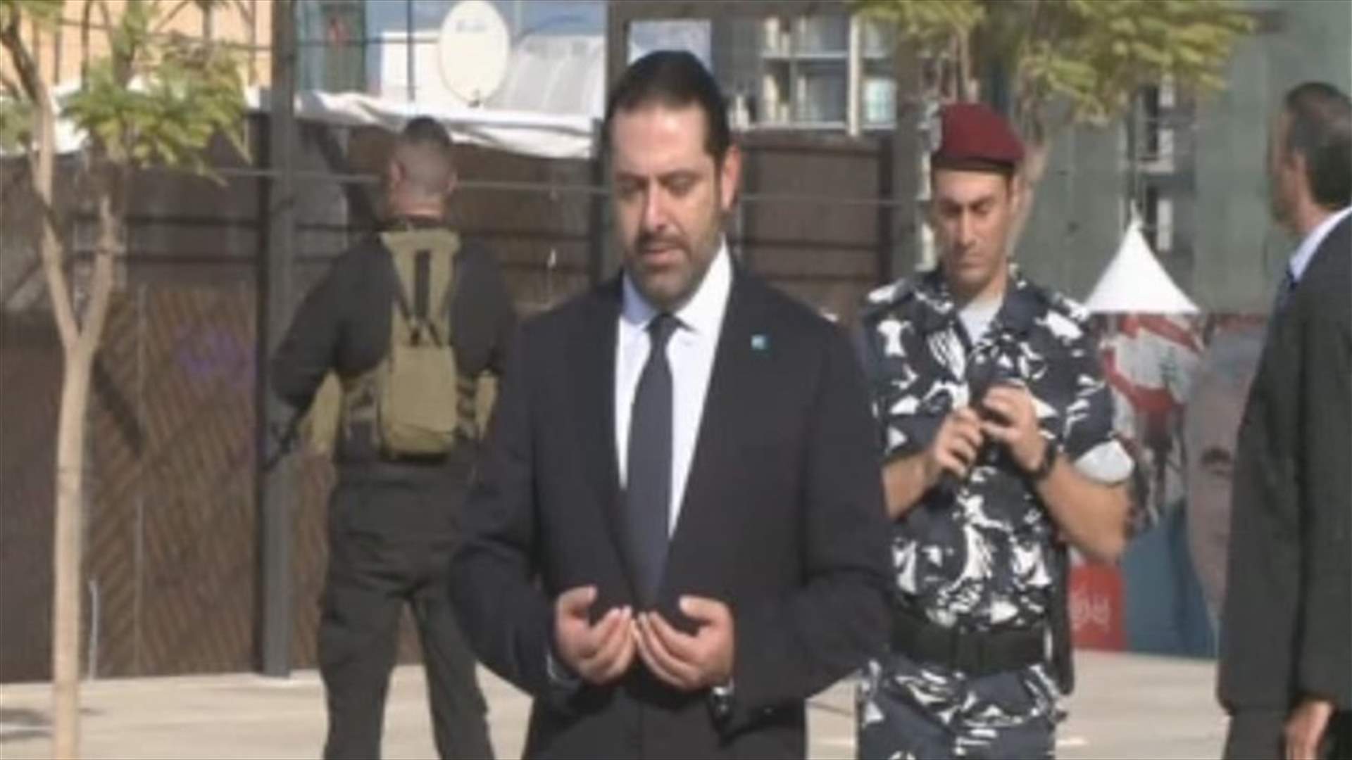 الحريري زار ضريح والده: لحكومة وفاق وطني تضم الجميع