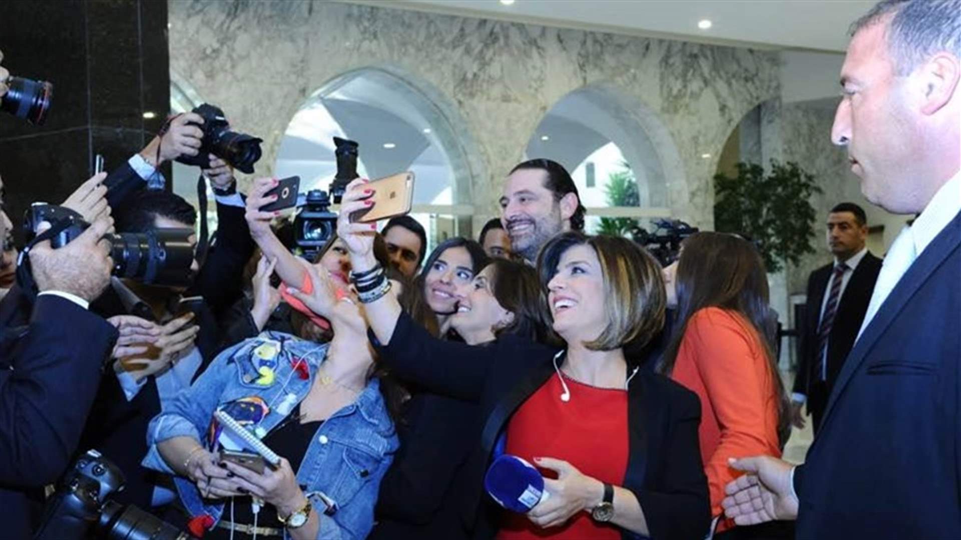 [VIDEO] A “selfie attack” on Hariri at Baabda Palace