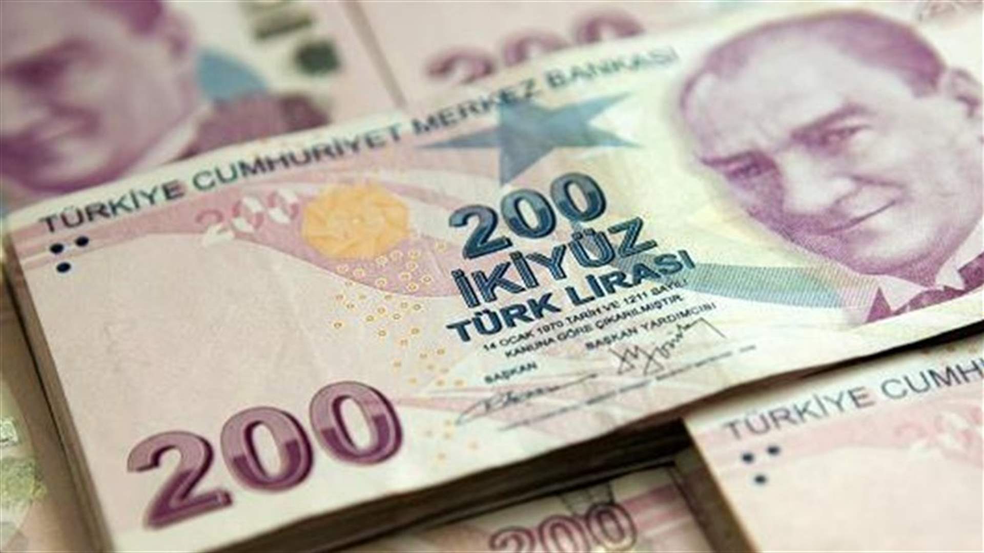   الليرة التركية تهوي لمستوى قياسي منخفض عند 3.13 للدولار