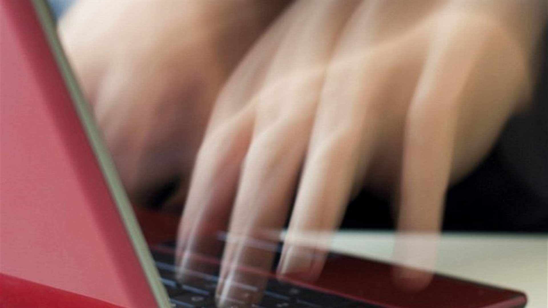 طفل اغتصب شقيقته الصغرى في غرفتها بعد مشاهدة الأفلام الإباحية