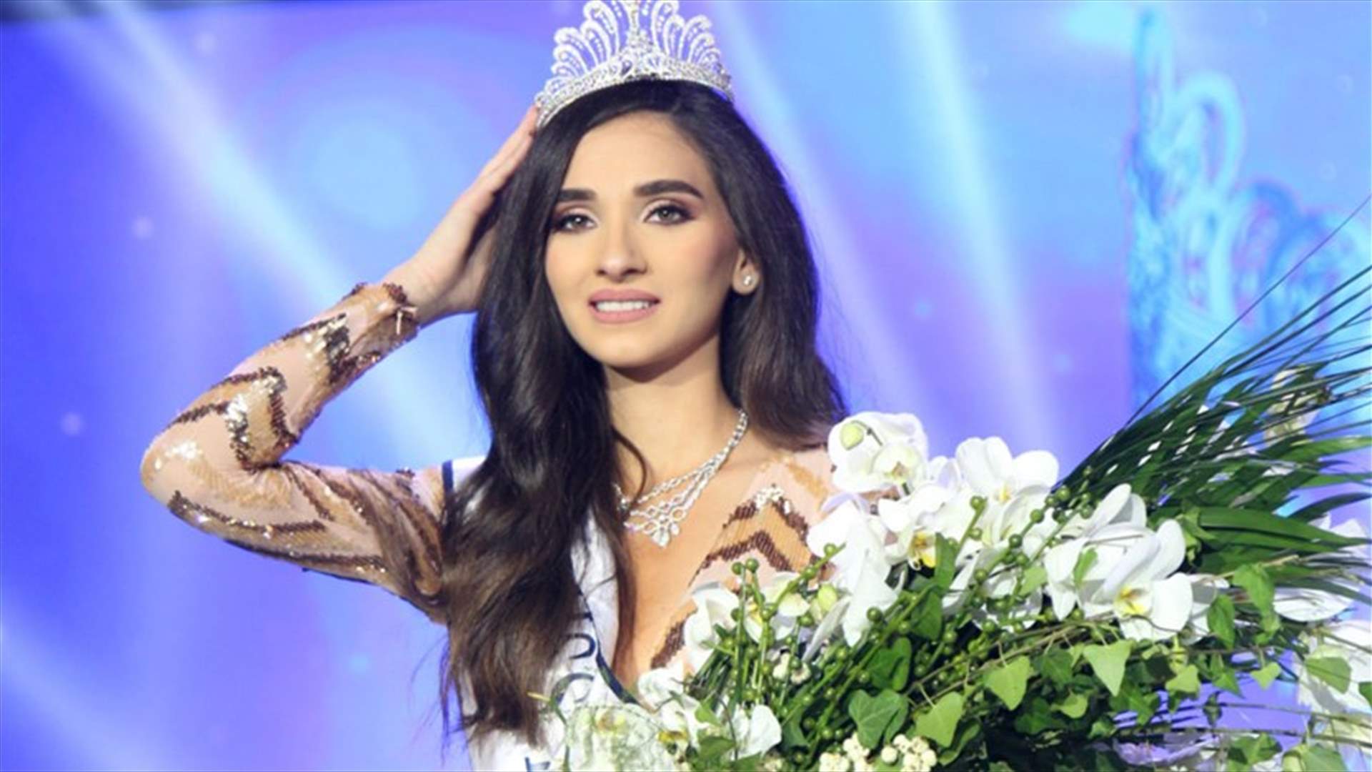 بالصورة -  بأي ممثلة أجنبيّة شبه رواد الإنترنت ساندي تابت؟ 