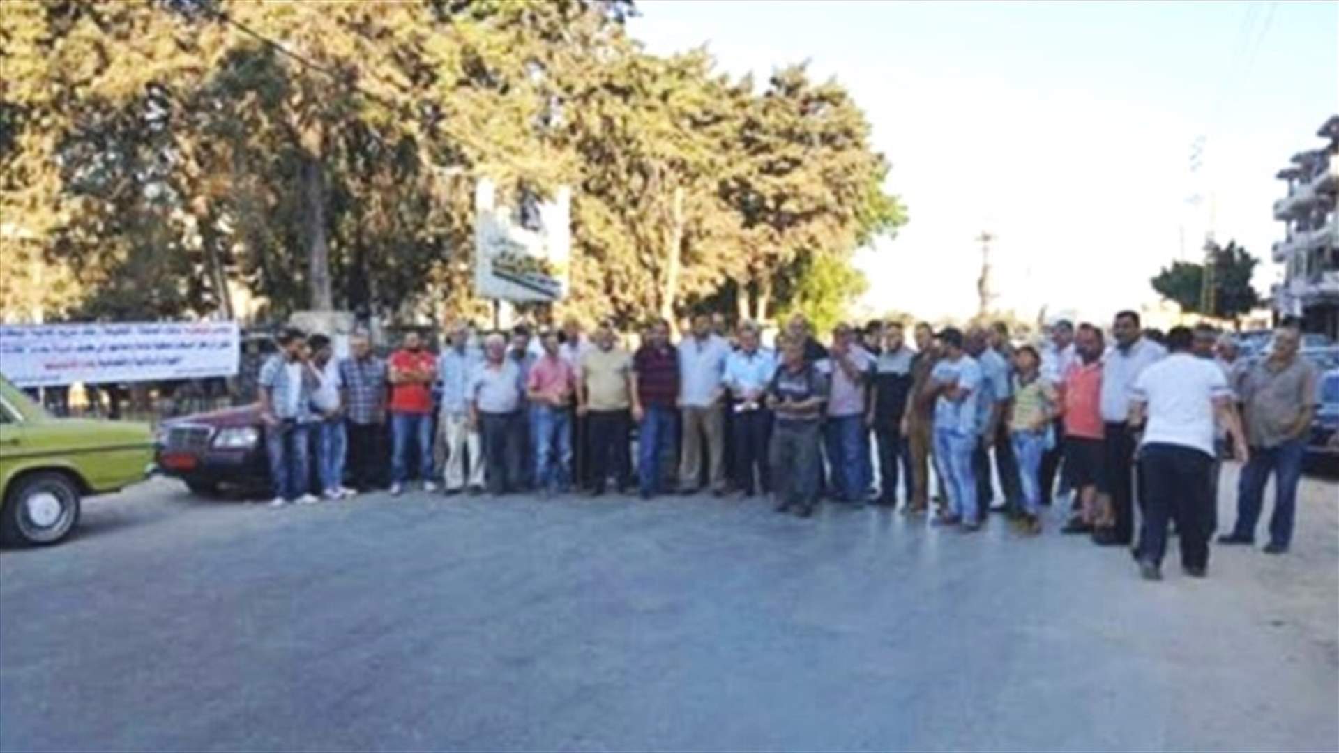 Protesters continue sit-in outside mechanical inspection center in Tripoli’s Airounieh