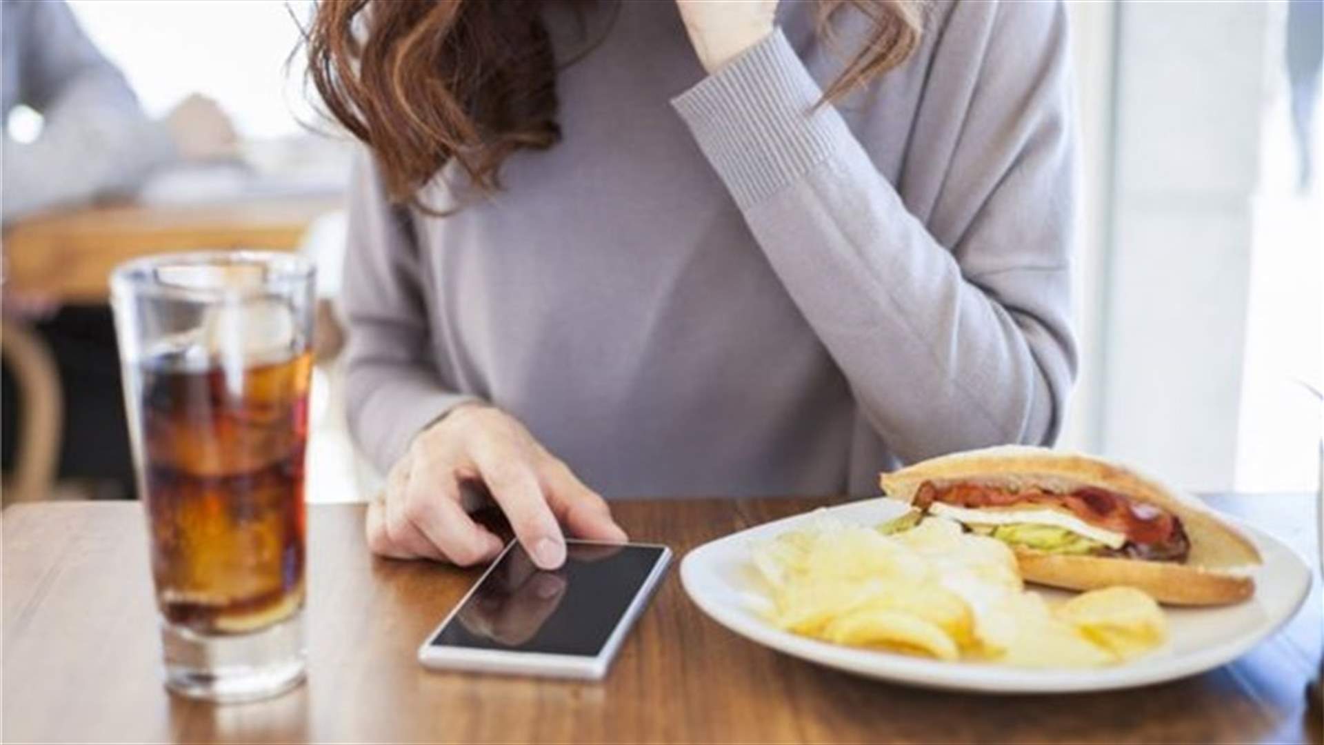 Molecules Found On Phones Reveal Lifestyle Secrets-Study