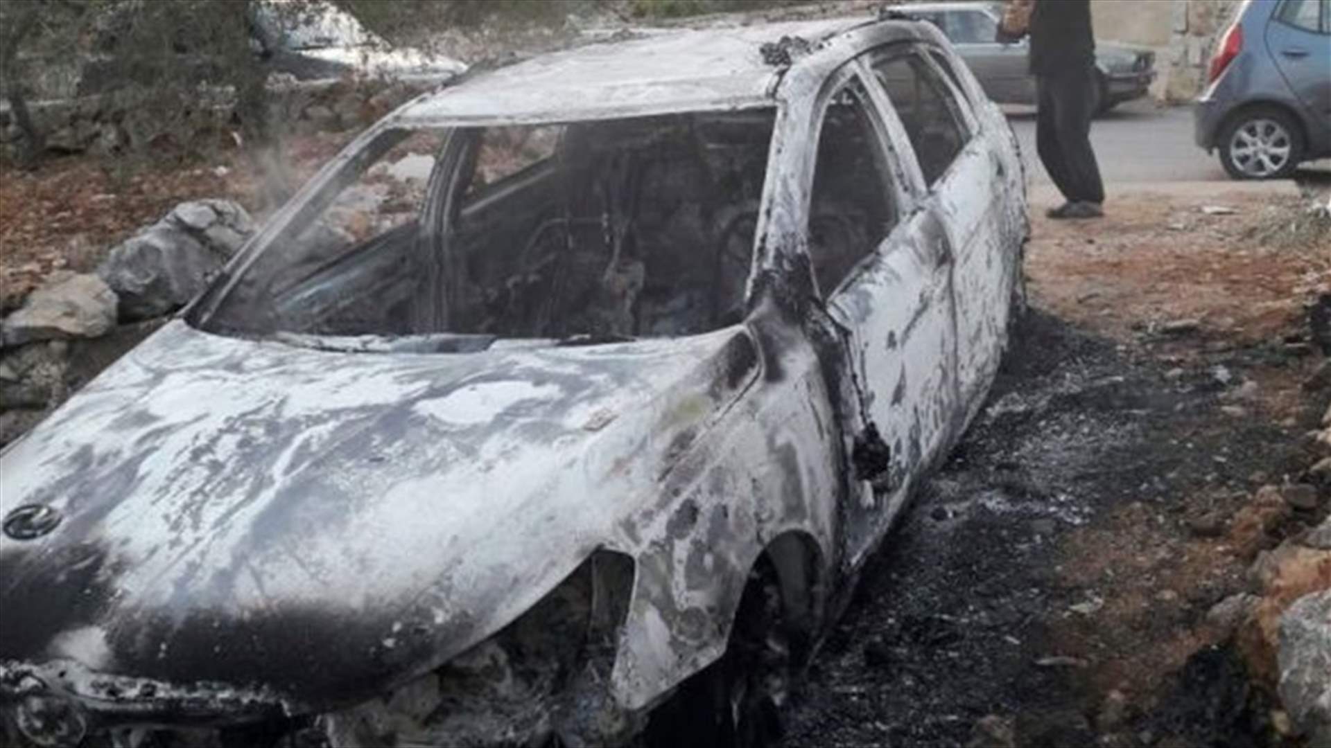 Lebanese citizen finds his car burned out in Habarieh 