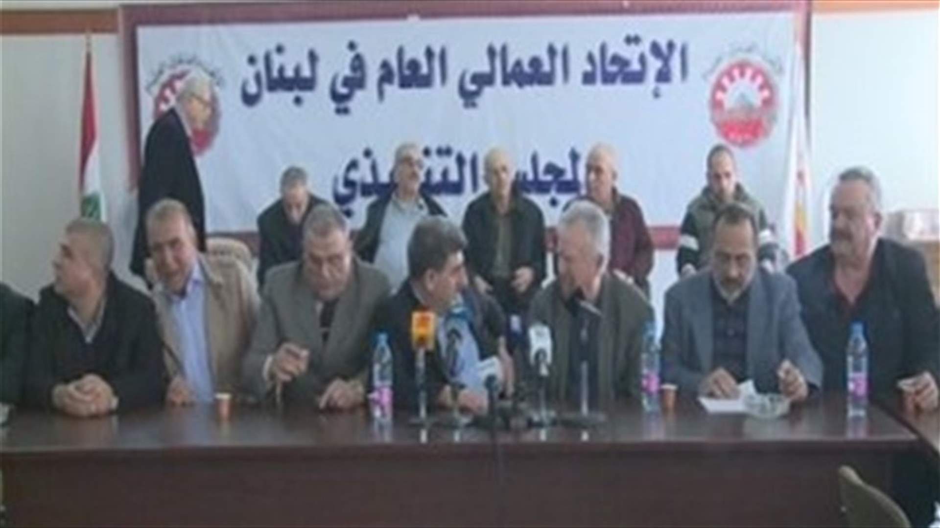ماذا ستعلن اتحادات النقل البري الجمعة المقبل؟