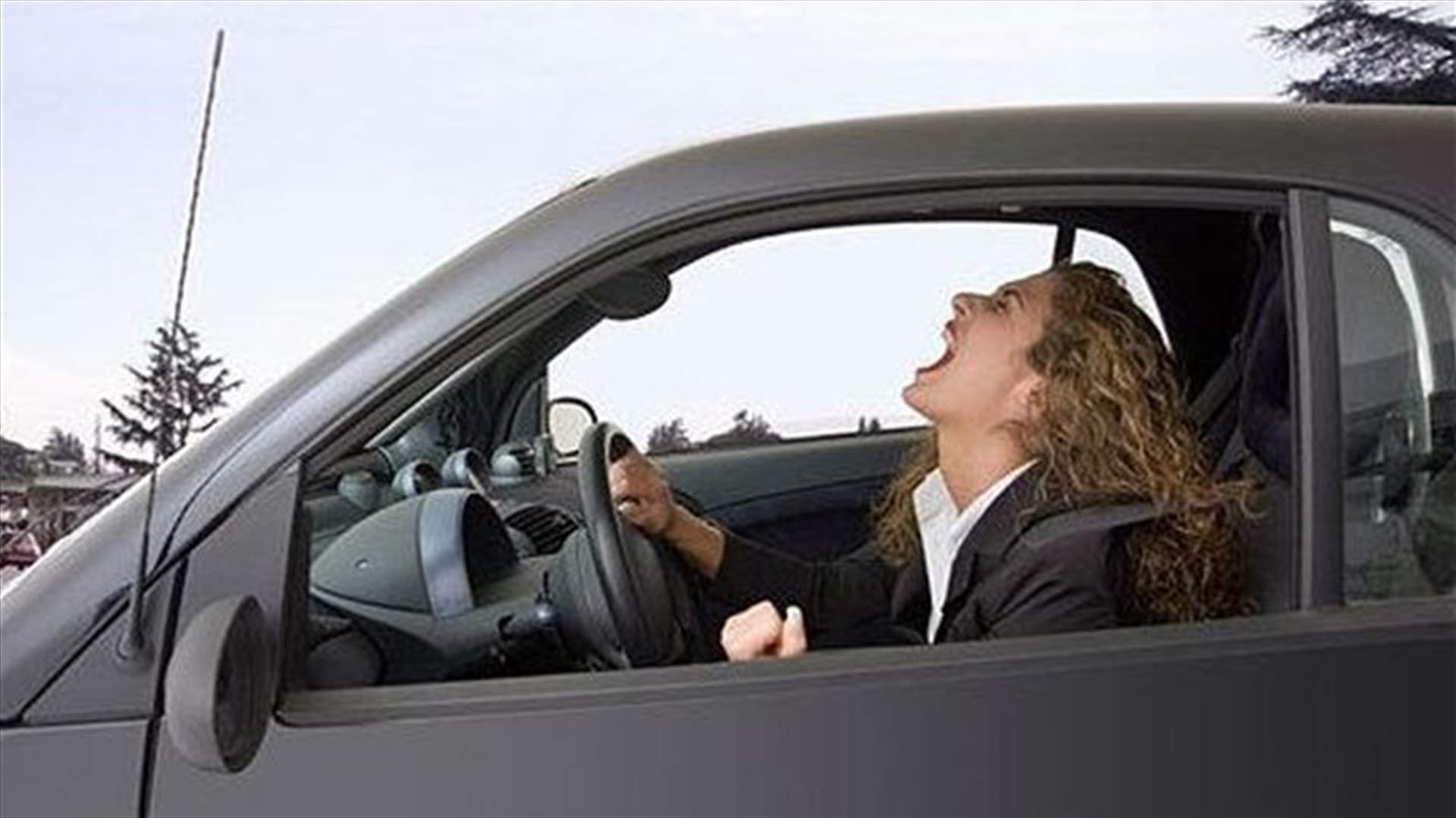 دراسة: النساء أكثر عصبيّة من الرجال أثناء القيادة 