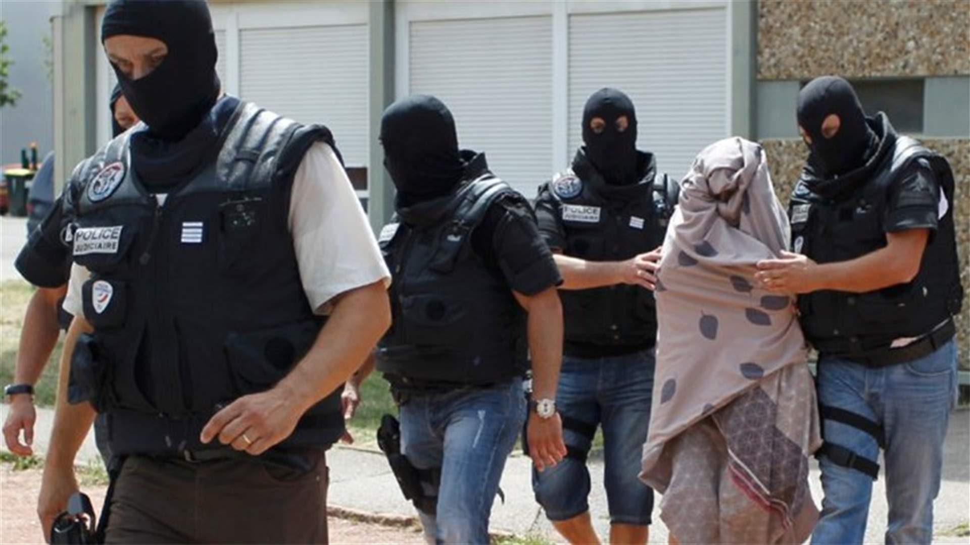 الافراج عن اثنين من المشتبه بهم السبعة في فرنسا لتخطيطهم لاعتداء