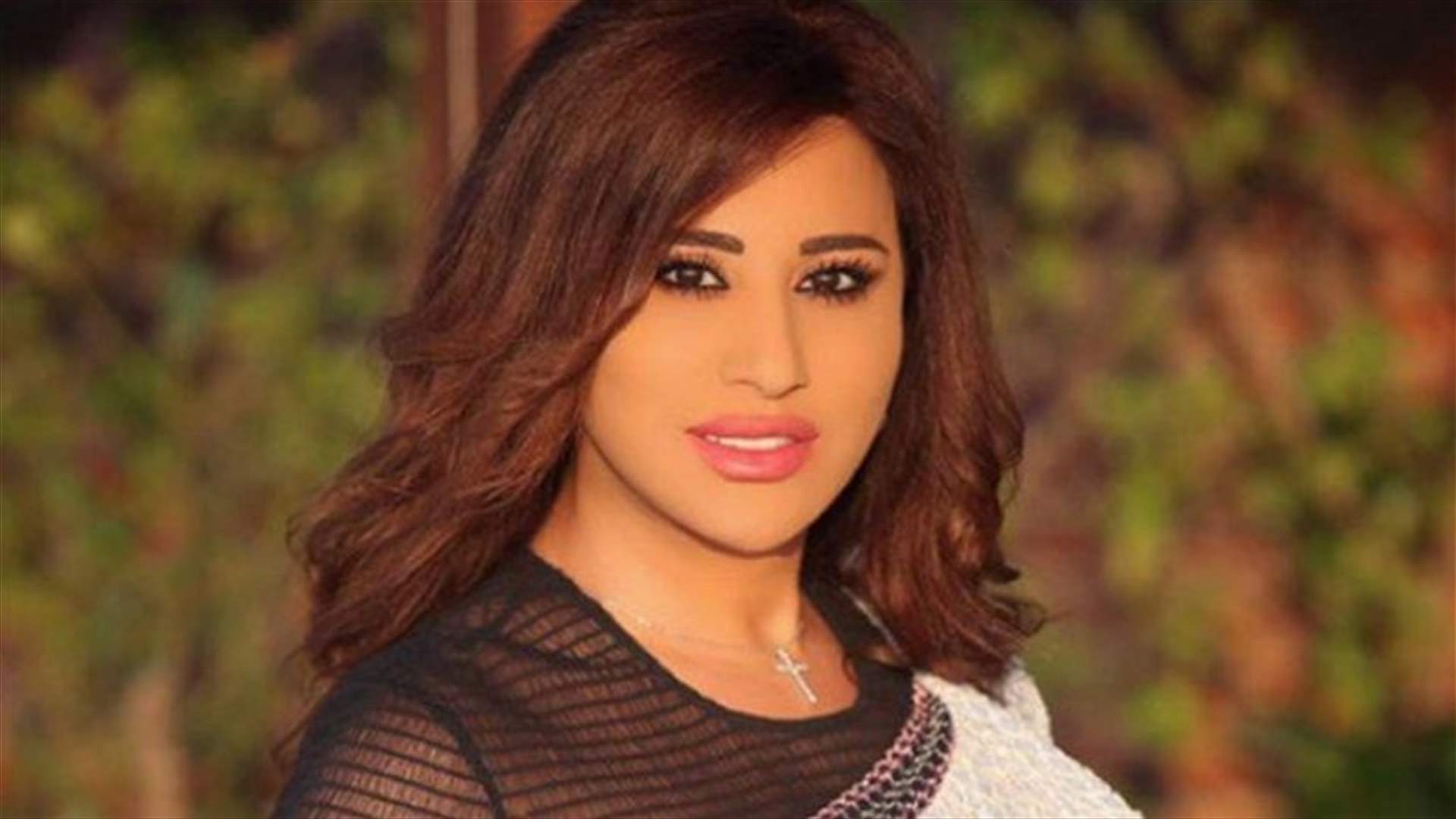 بالصور: نجوى كرم تعود 20 عاماً إلى الوراء بإطلالة رشيقة