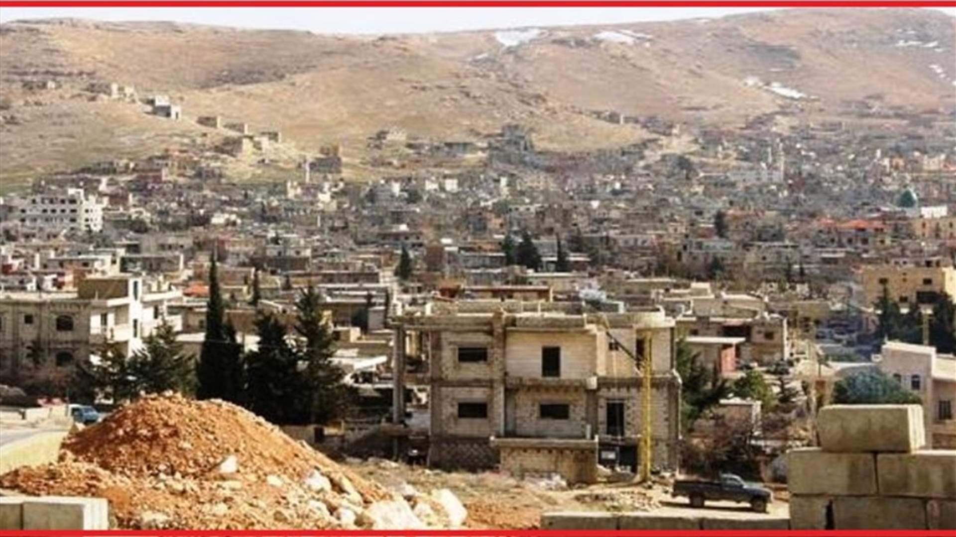 بالصورة- المسؤول في داعش أحمد يوسف امون وهو مصاب في المستشفى بعد عملية عرسال... 