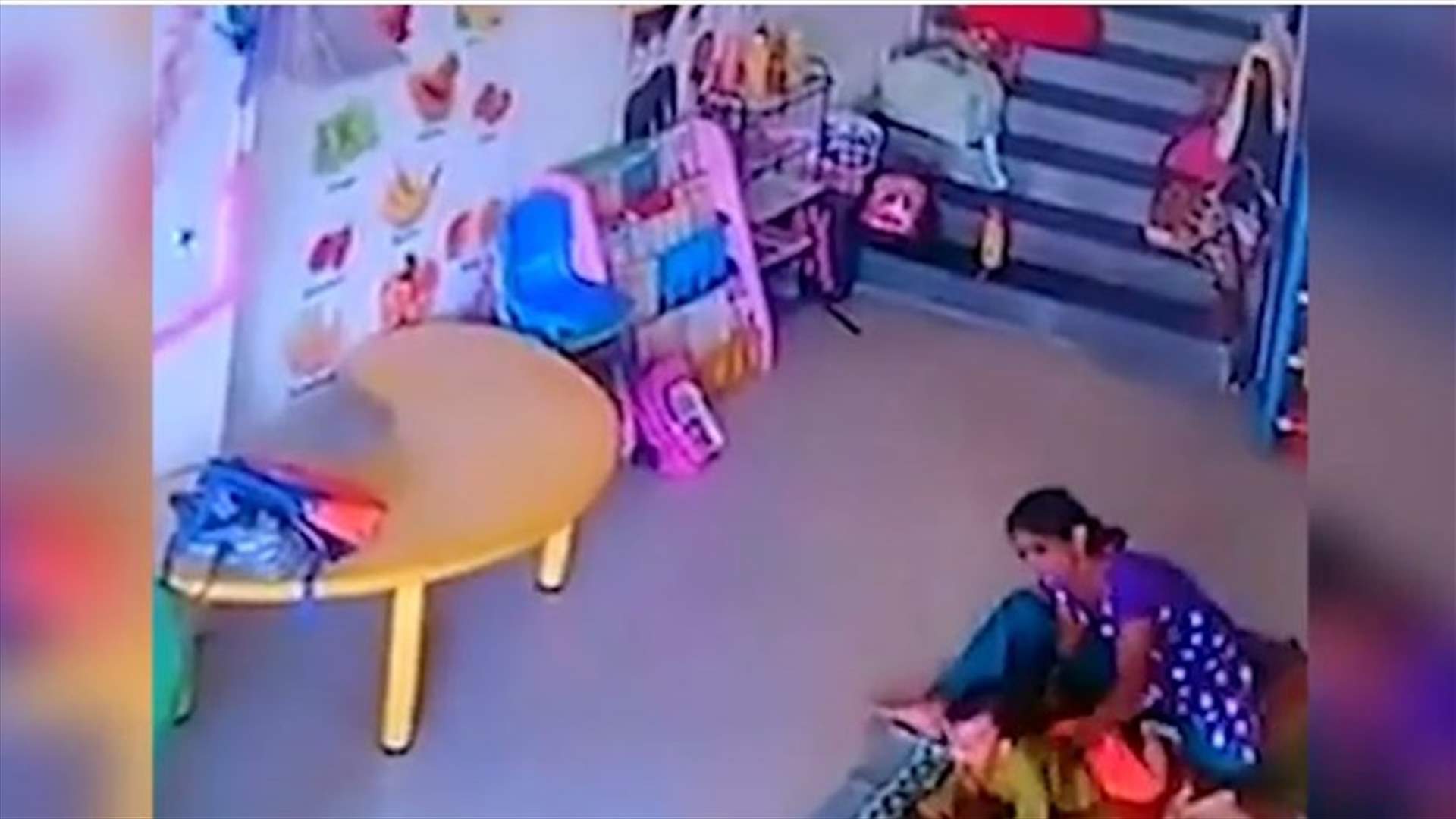 بالفيديو: عاملة في حضانة تعنّف طفلة بوحشيّة!