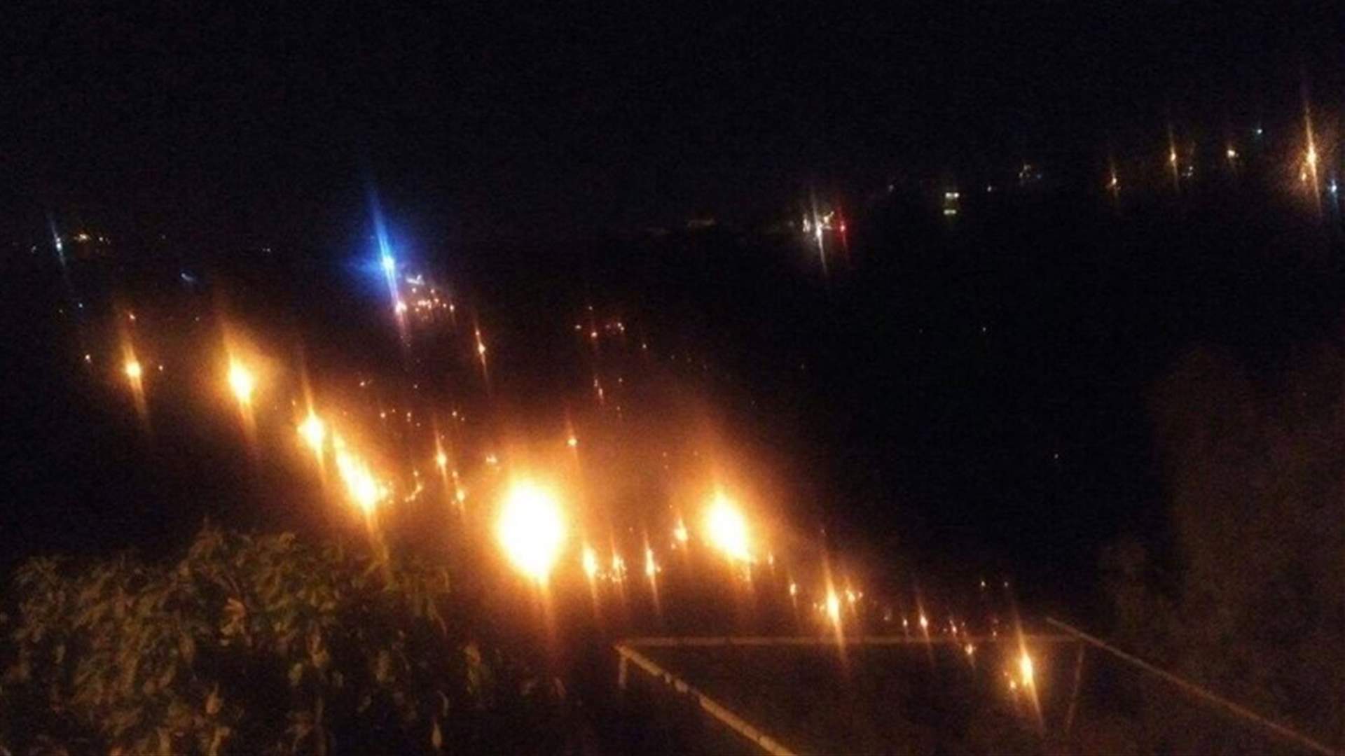 بالصور- حريق في جبل مستيتا
