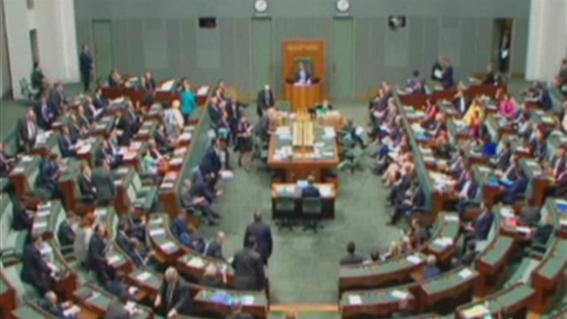 متظاهرون يعطلون جلسة استجواب للبرلمان في استراليا