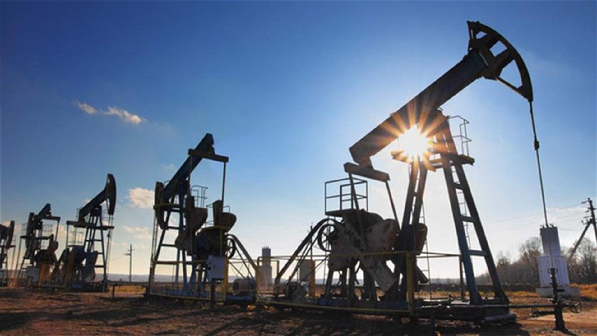 أوبك تتفق على خفض الانتاج... وأسعار النفط تزيد مكاسبها الى 9% 