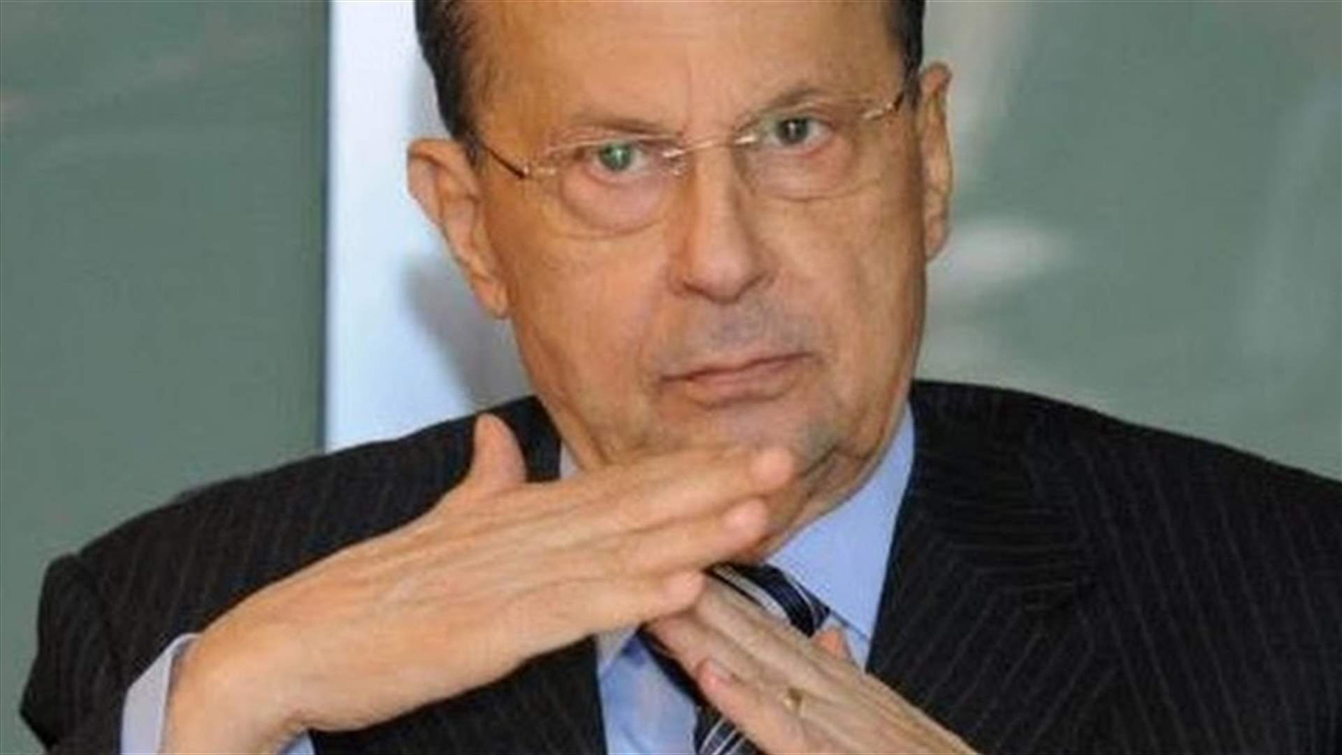 عون ... يُزار ولا يزور