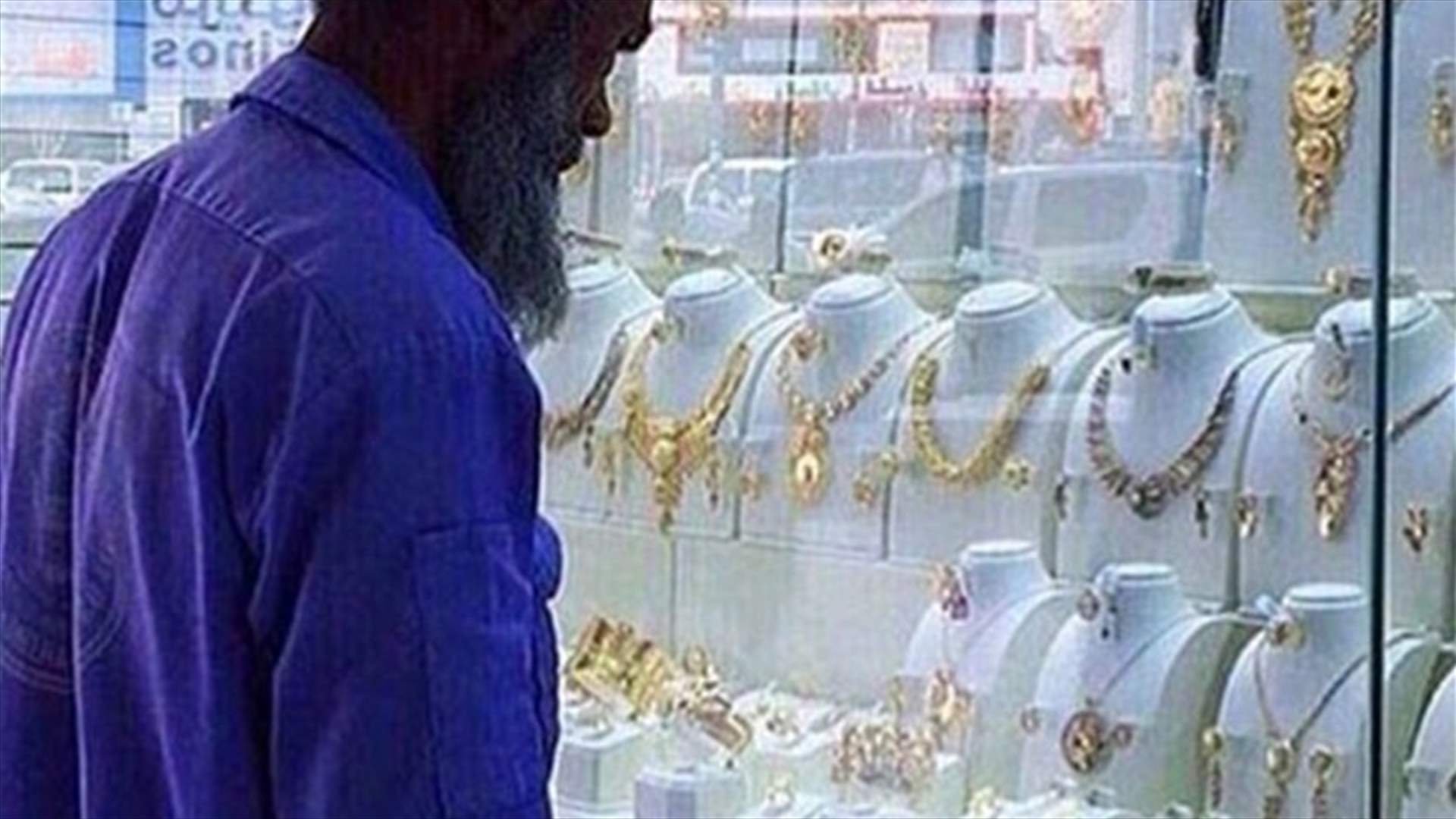 بالصور: ناشط على الانترنت سخر من عامل نظافة في السعودية... ما حصل بعدها لم يتوقعه!