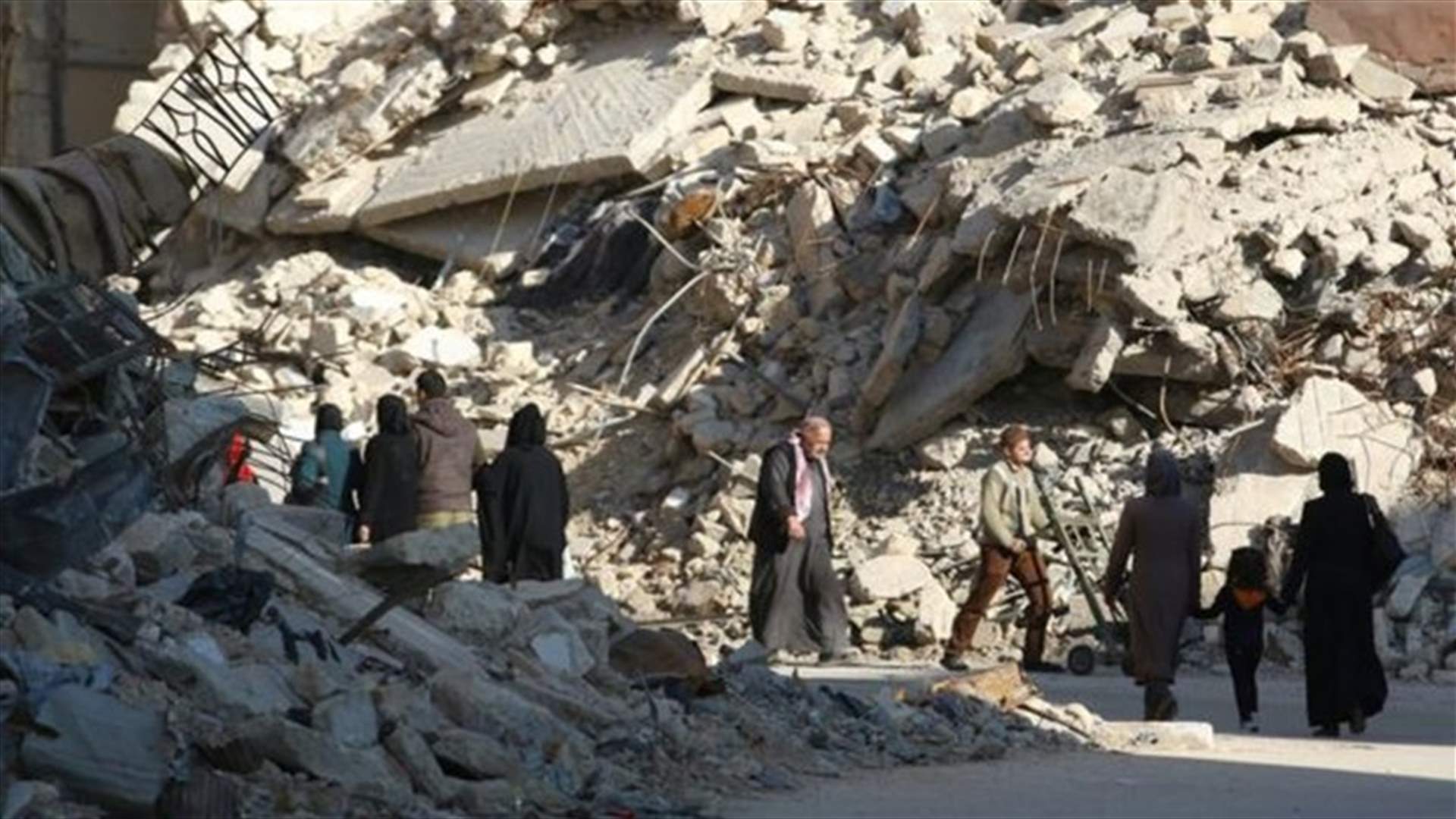 مقتل 25 مدنيا في غارات يرجح انها روسية على ادلب 