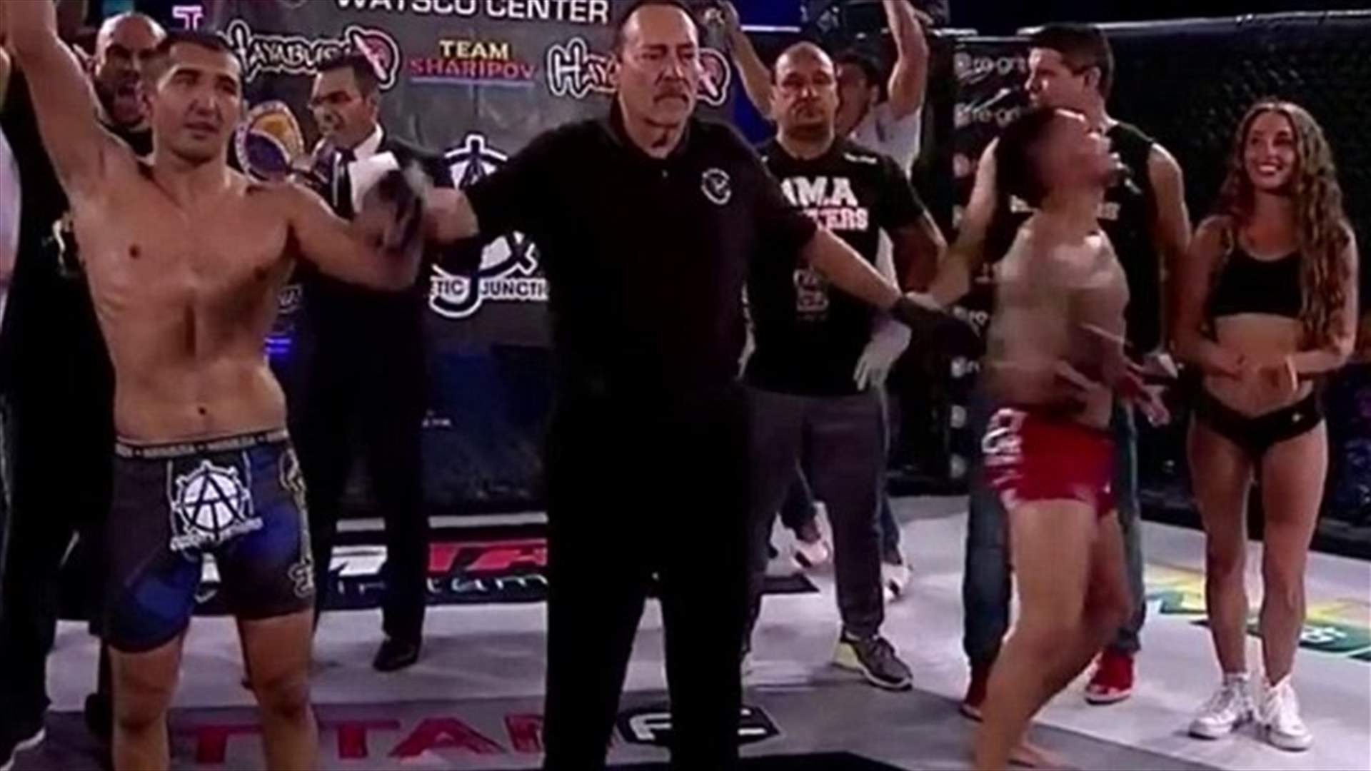 بالفيديو: ردّة فعل غير متوقّعة لملاكم بعد إعلان خسارته... 