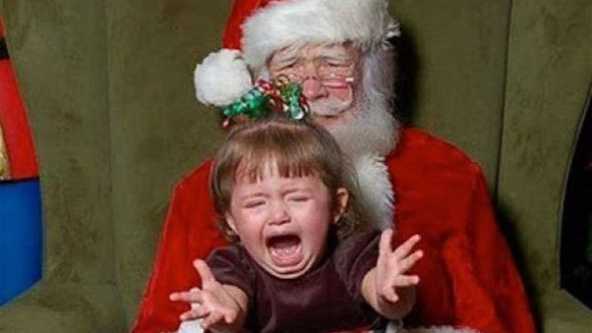 [PHOTOS] Hilarious Reactions Of Kids Meeting Santa Claus Caught On Camera