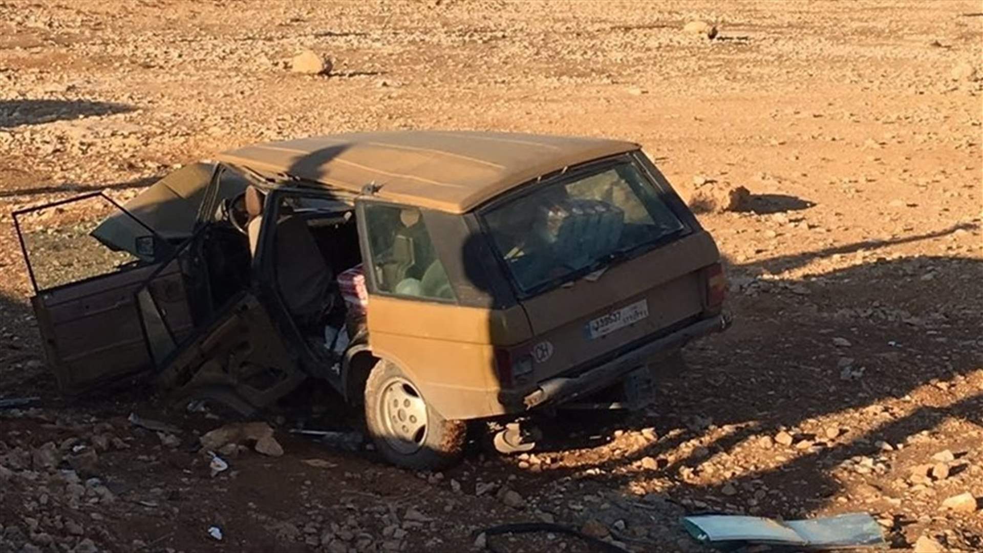 بالصورة- 5 جرحى بانقلاب سيارة في الهرمل
