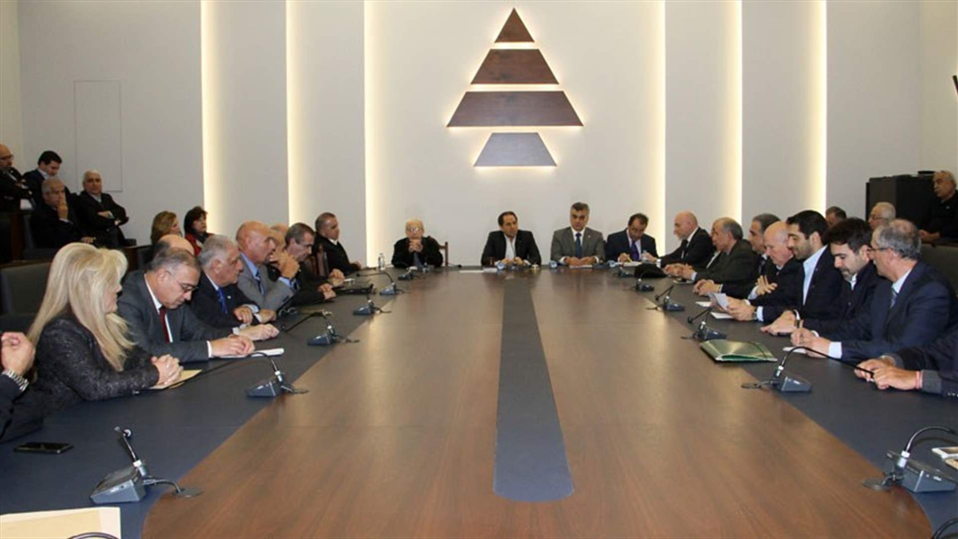 Kataeb party calls for lifting off obstacles hindering cabinet formation