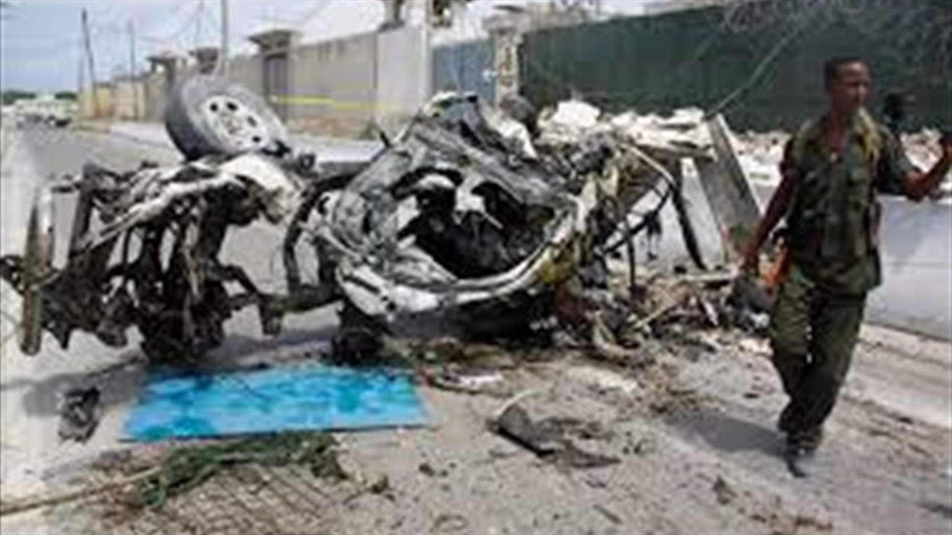 Suicide car bomb explodes at checkpoint in Mogadishu