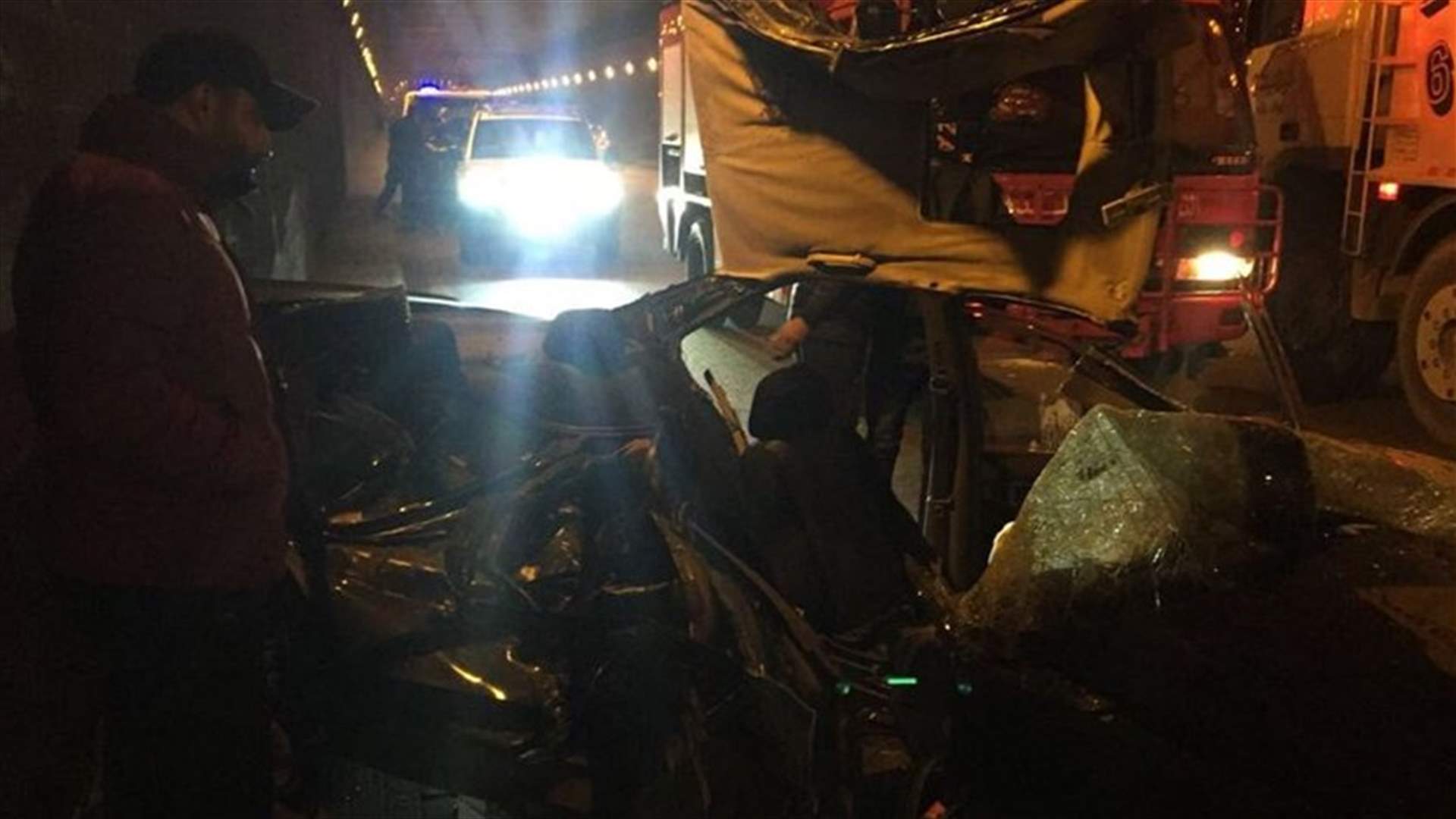بالصورة... 3 قتلى بحادث مروع عند نفق المطار