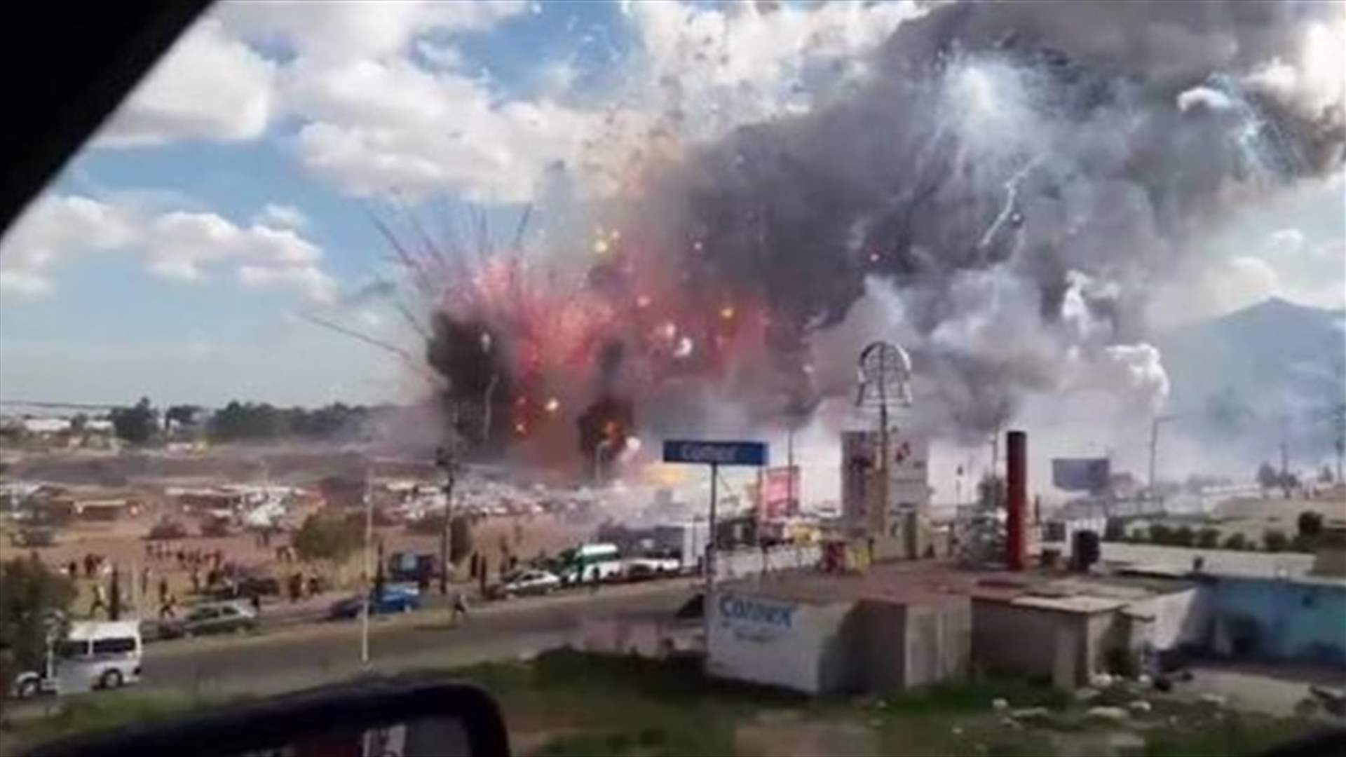 بالفيديو... انفجار في سوق للالعاب النارية في المكسيك يودي بحياة 26 شخصا