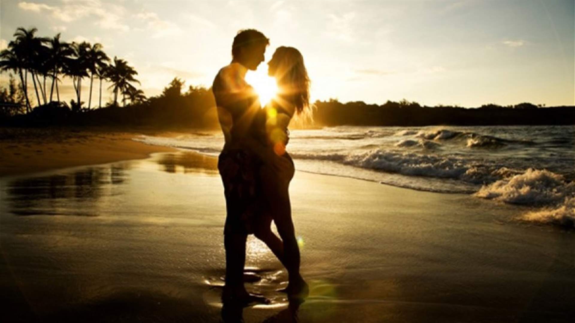 3 صفات أنثوية... تجذب الرجل الى المرأة وتوقعه في حبّها!