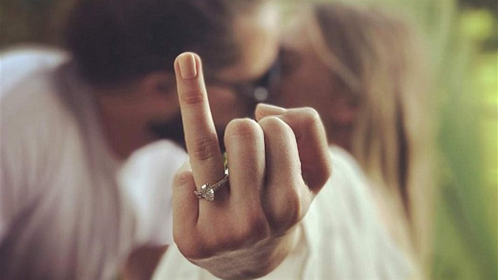 بالصور: خواتم خطوبة تصدرّت عناوين الصحف في العام 2016