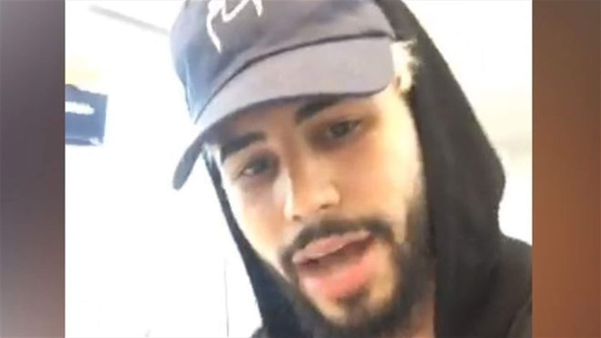 بالفيديو- كوميدي أميركي مسلم  تكلم بالعربية...فطُرد من الطائرة
