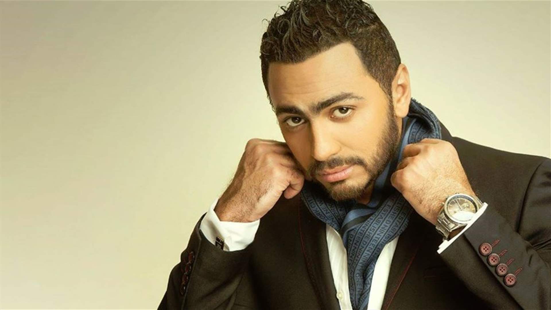لماذا مُنع تامر حسني من السفر الى تركيا؟