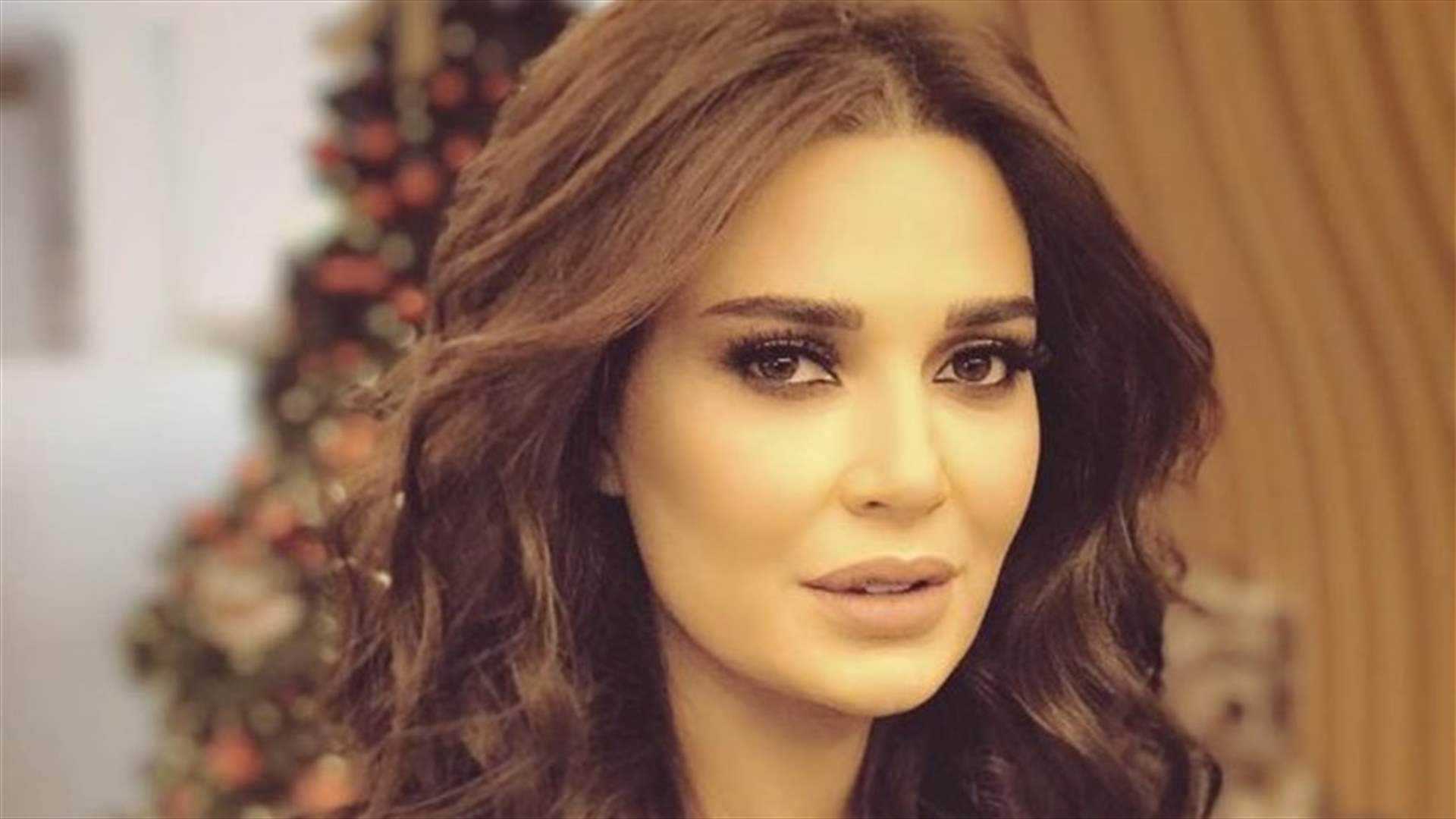 سيرين عبد النور تنشر صورة إبنتها: "كبرت بنتي"