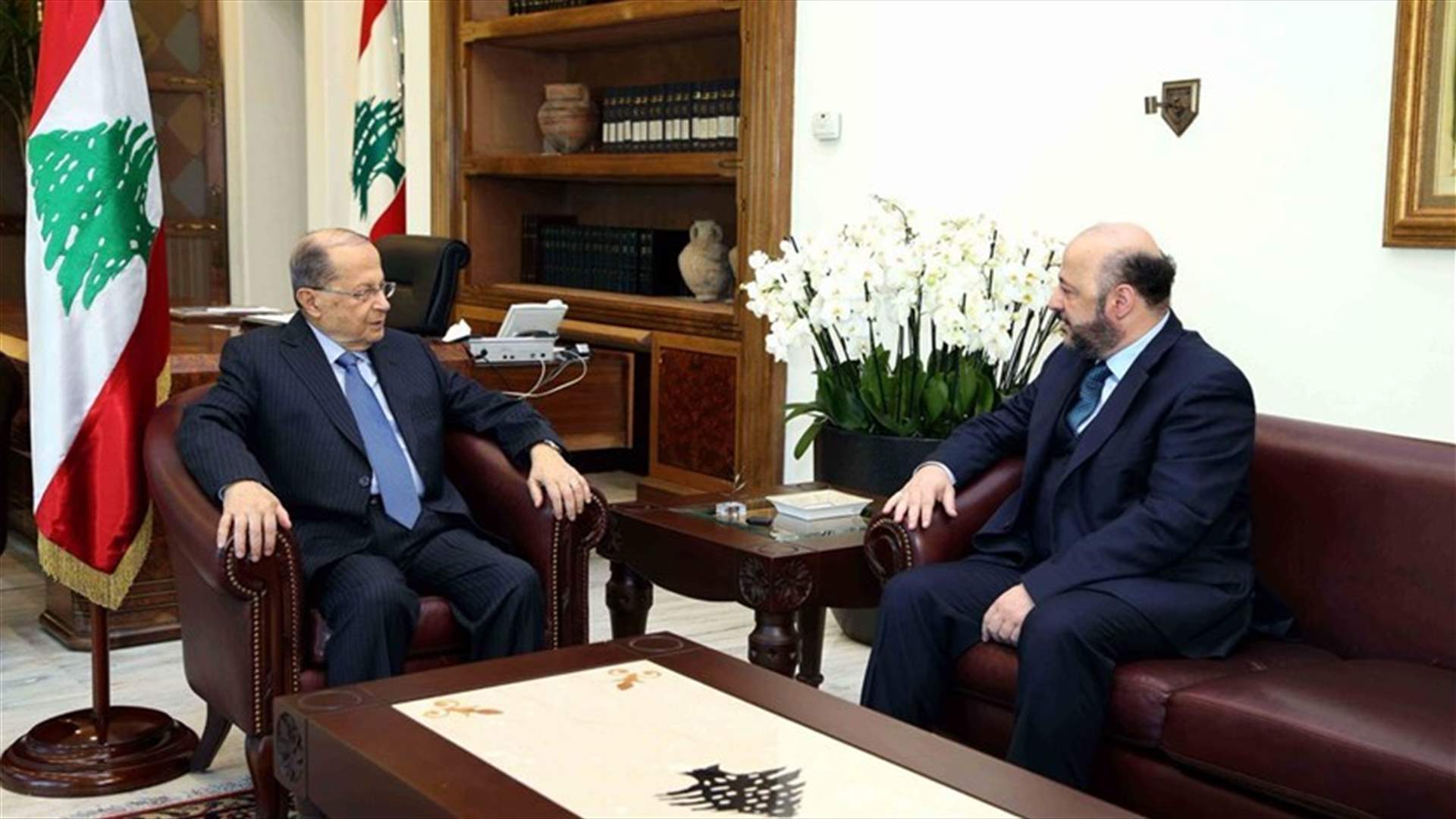 Aoun meets Riachi, discusses media related issues 