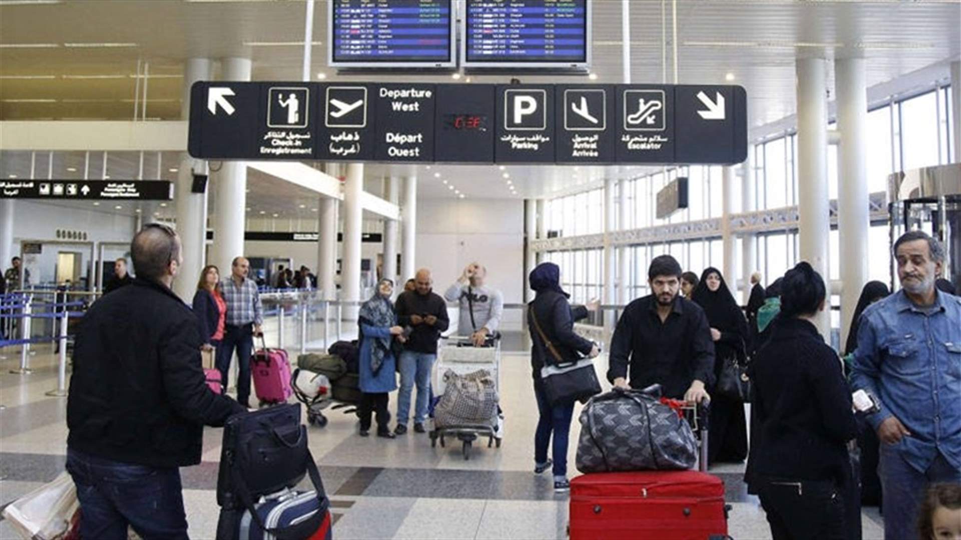 هذا ما ضبطته جمارك مطار بيروت داخل حقيبة ألبسة...