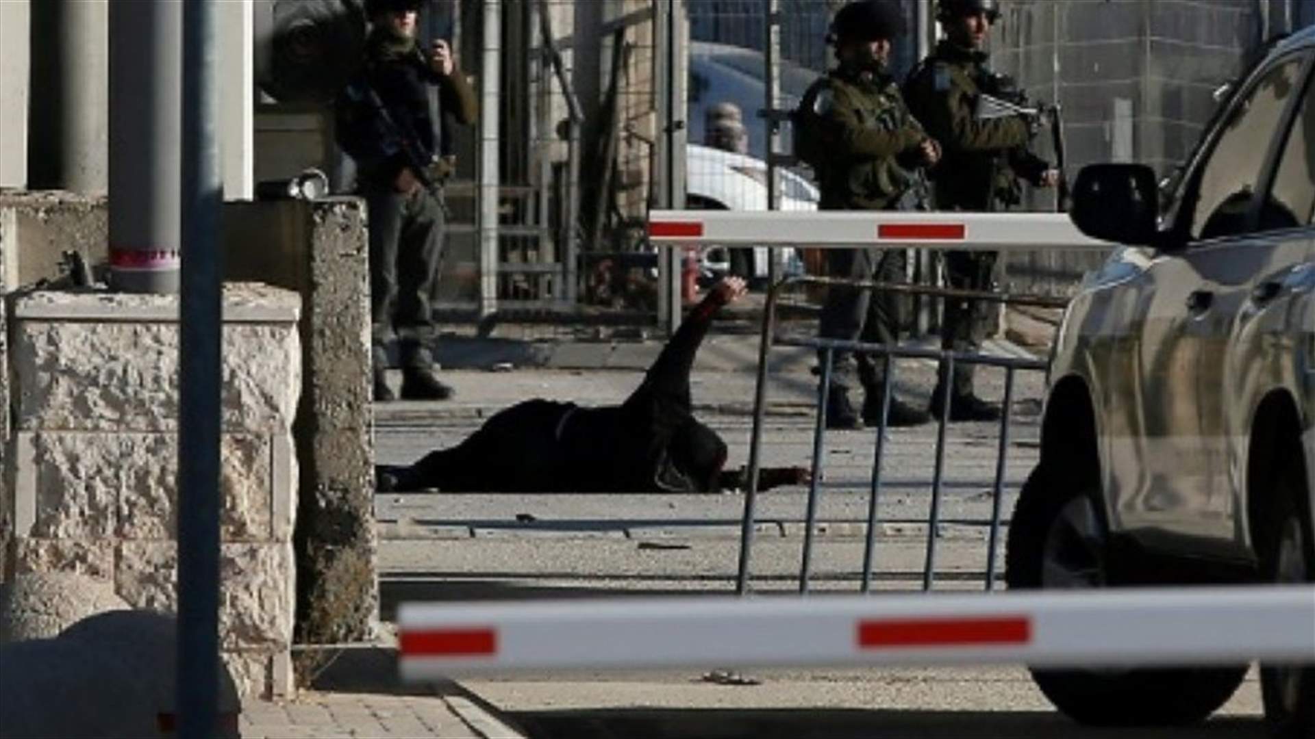 جرح فلسطينية برصاص القوات الاسرائيلية على حاجز قلنديا