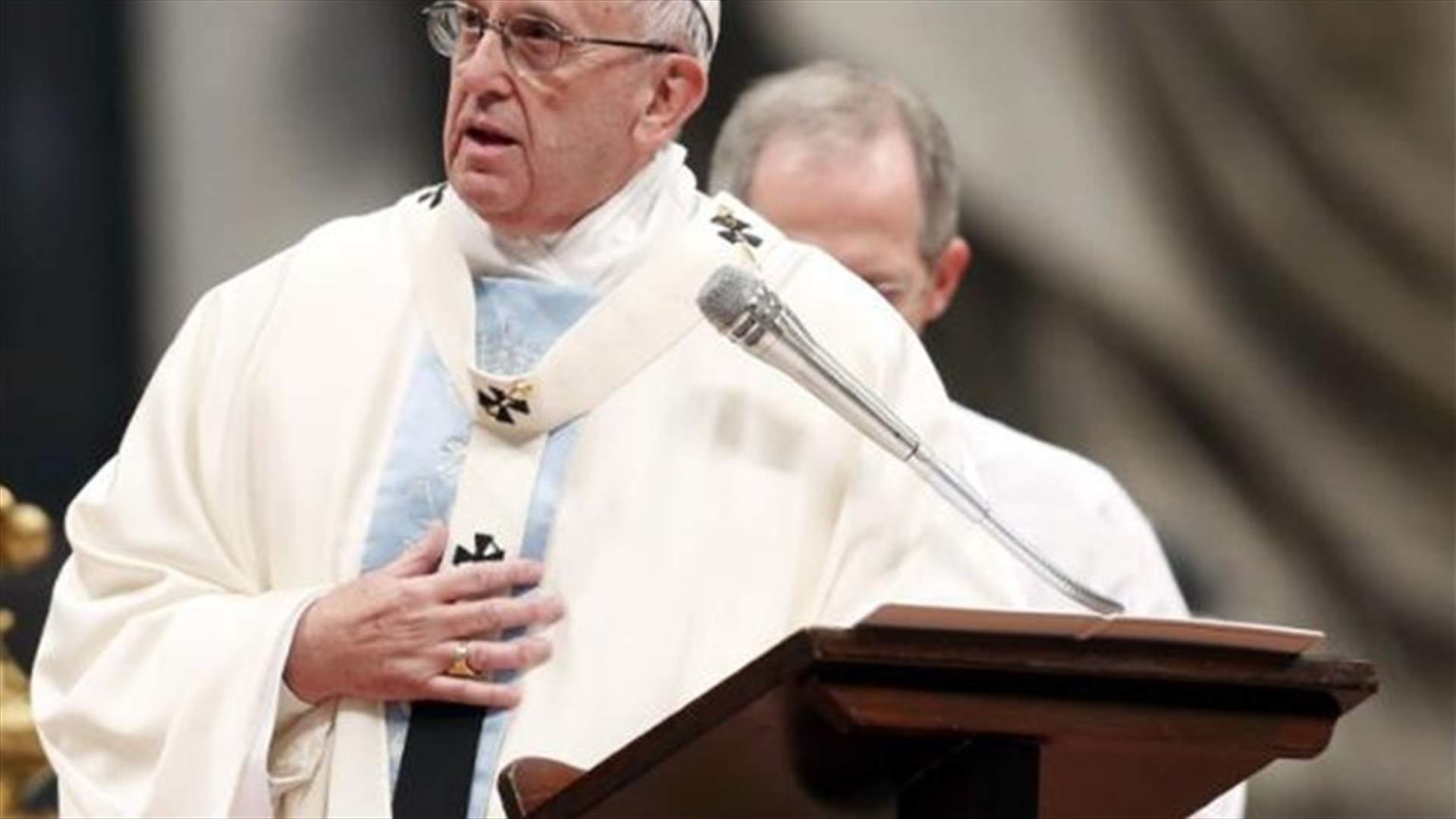 Pope says terrorism casts bloodstain over world, condemns Istanbul attack