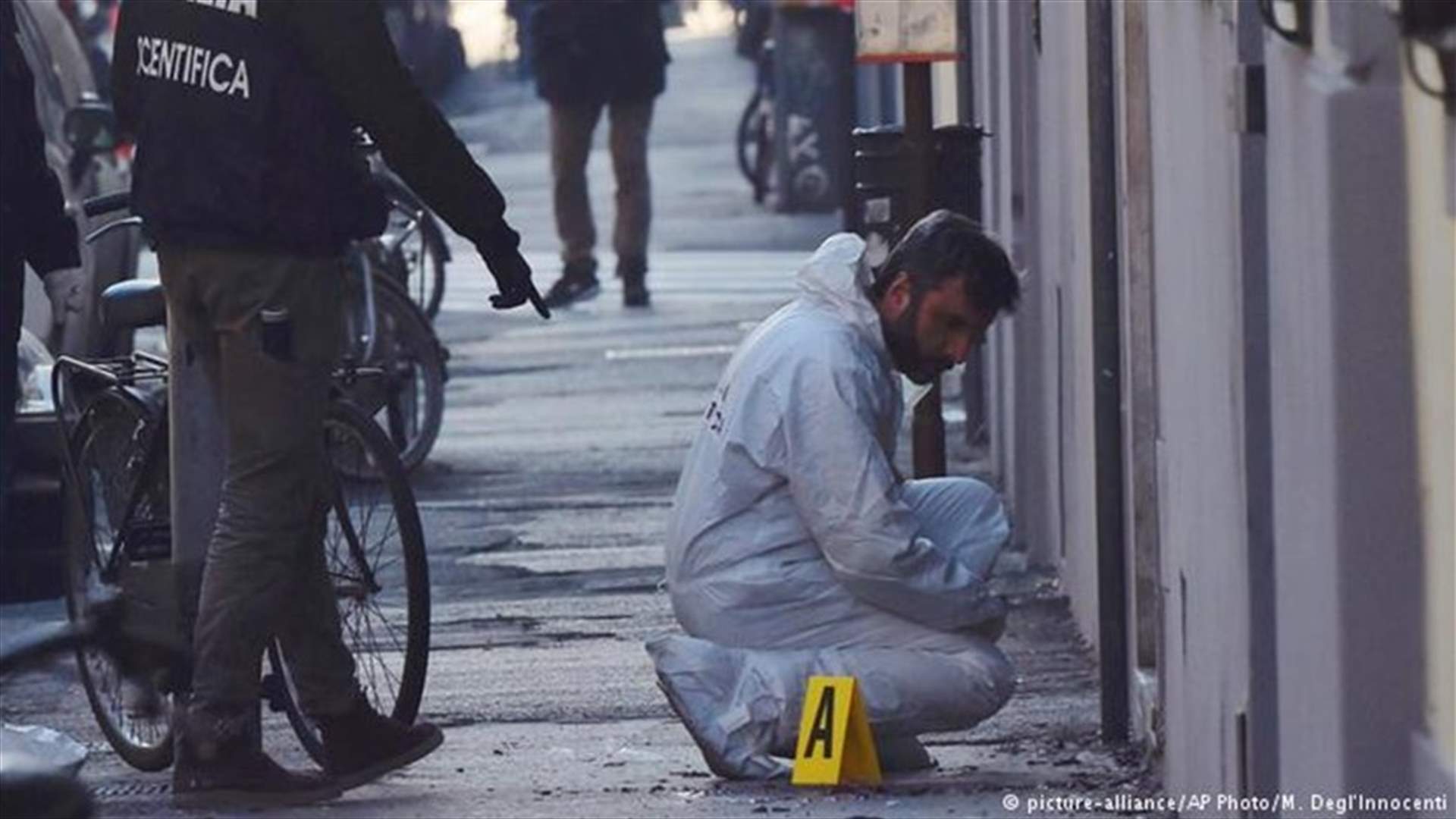 Parcel bomb at far-right bookshop wounds Italian policeman