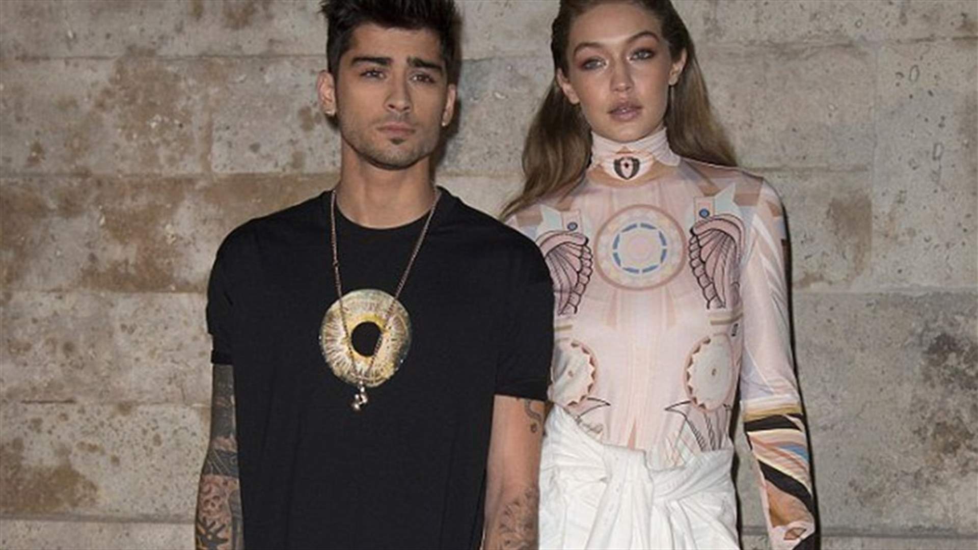 بالصورة: كيف استقبل زين مالك وحبيبته الفاتنة جيجي حديد العام الجديد؟