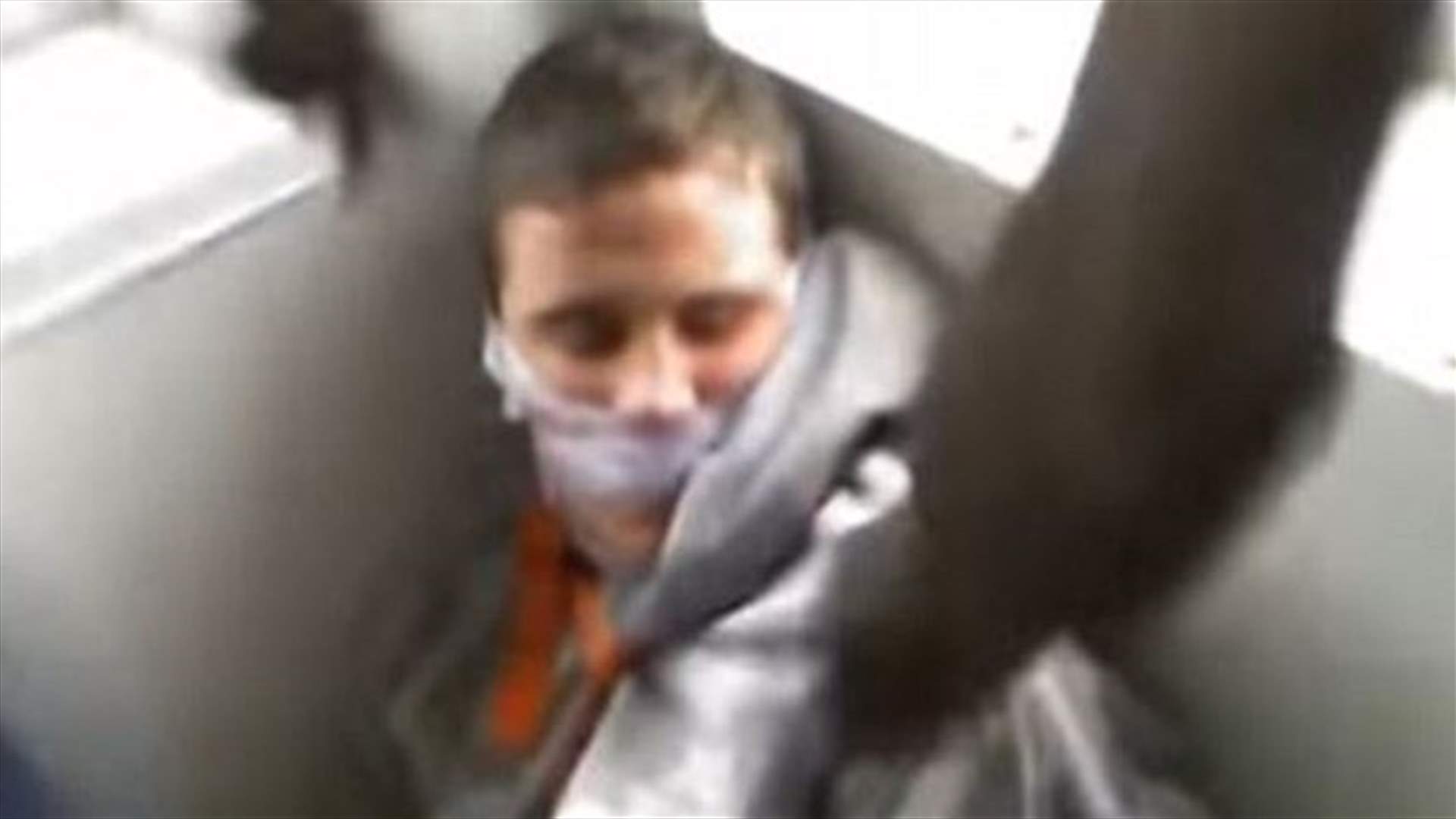 بالفيديو: حادثة مروعة ضحيتها شاب من ذوي الاحتياجات الخاصة