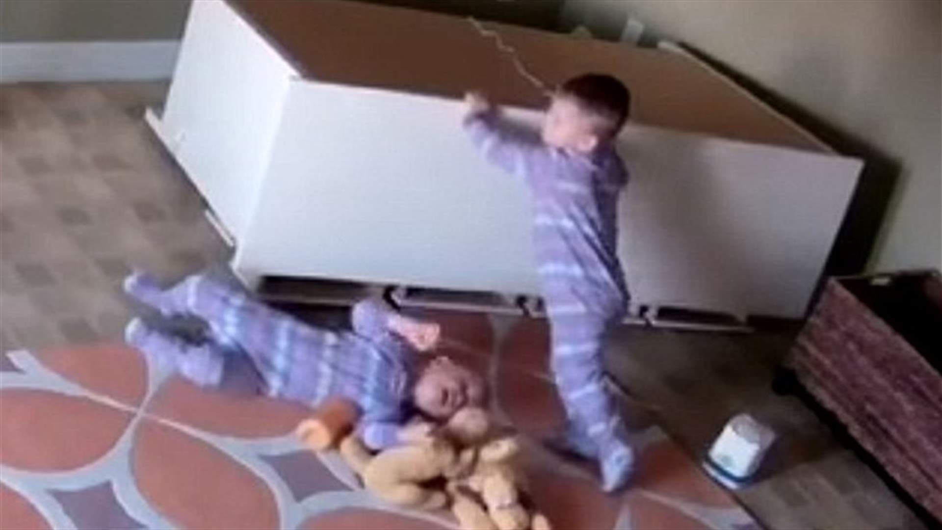 هل فيديو الطفل الذي أنقذ شقيقه مجرّد خدعة؟ إليكم التفاصيل 